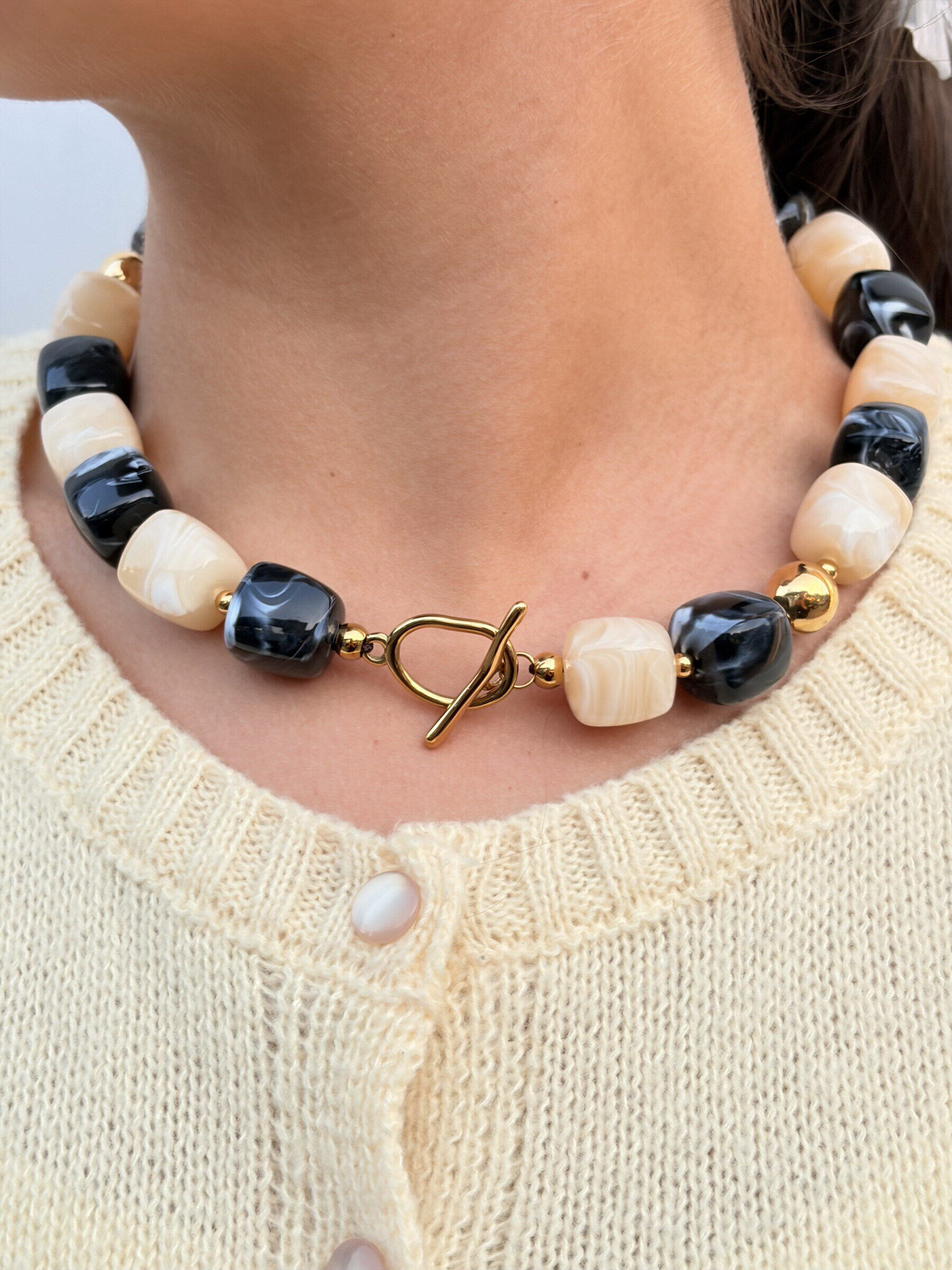 Grossiste MAISON OKAMI - Collier en perles avec fermoir torsadé