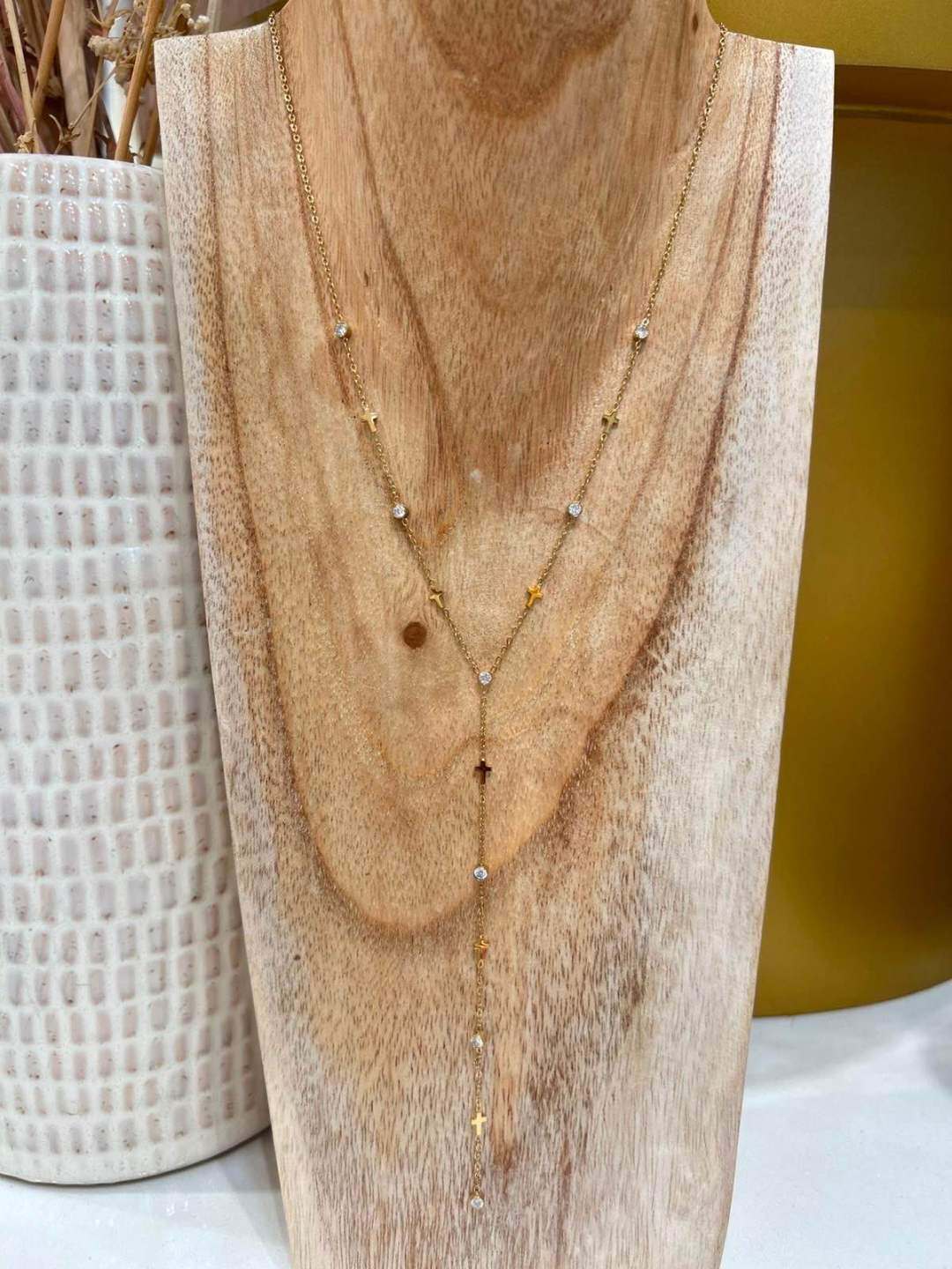 Grossista MAISON OKAMI - Collana con pendente a croce in acciaio inox