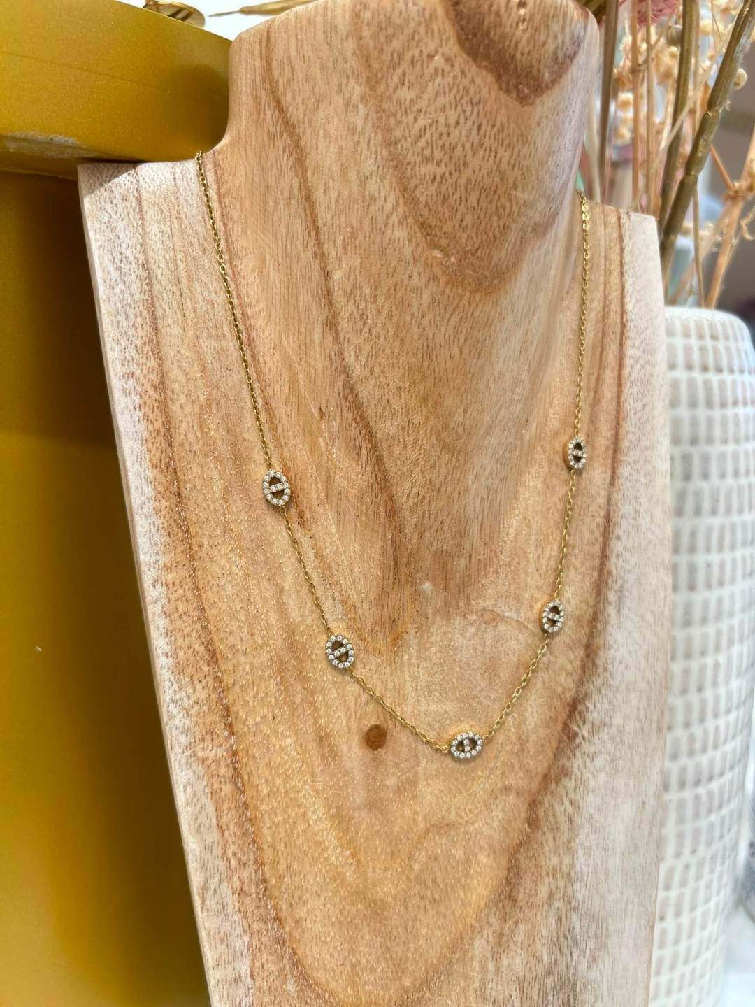 Grossista MAISON OKAMI - Collana a catena sottile con pendenti