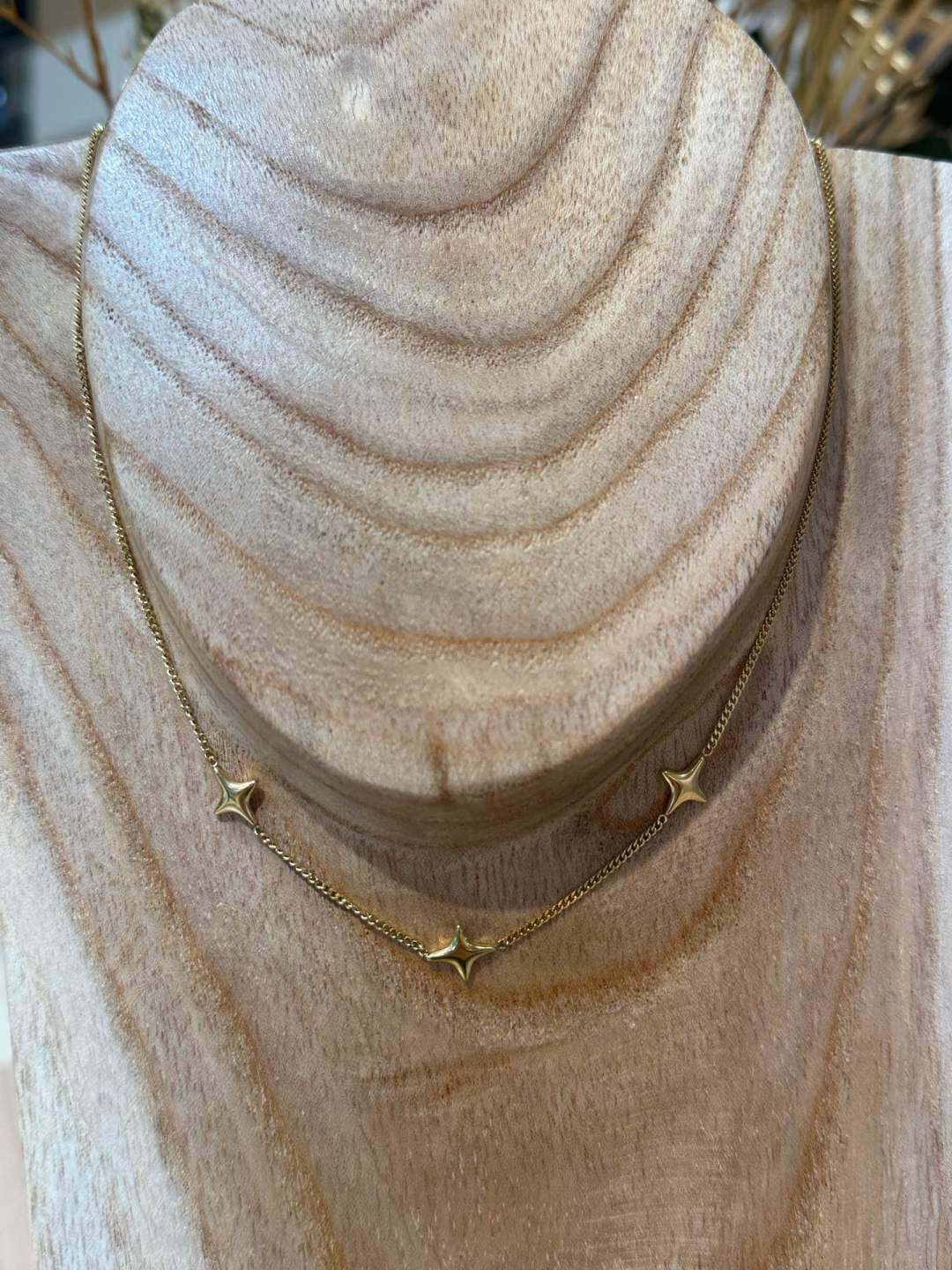 Grossiste MAISON OKAMI - Collier Étoilé en Acier Inoxydable avec Maillons délicats
