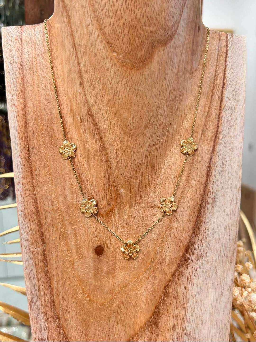 Mayorista MAISON OKAMI - Collar con colgantes de flores