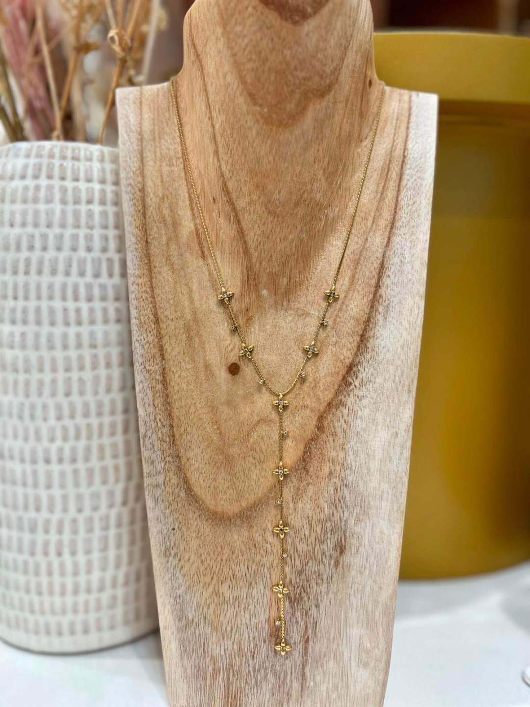 Mayorista MAISON OKAMI - Collar con colgante de flor de acero inoxidable