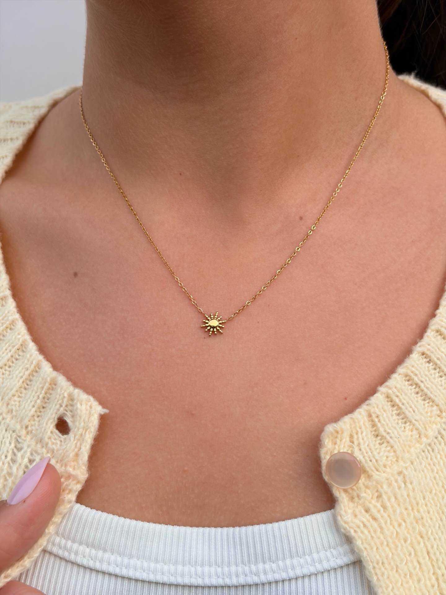 Grossiste MAISON OKAMI - Collier Étoile en Acier Inoxydable avec Chaîne délicate