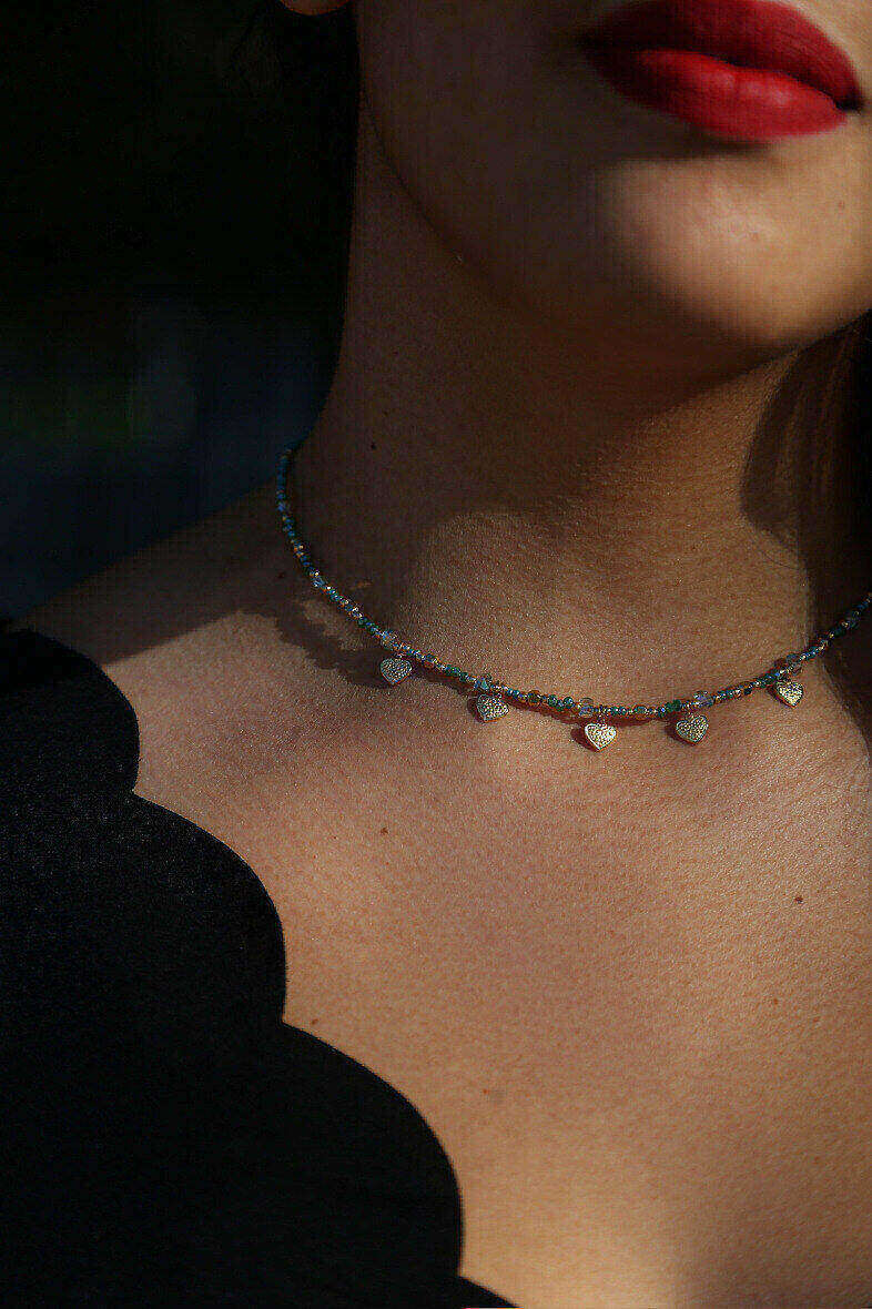 Mayorista MAISON OKAMI - Collar de Cristal con Borlas de Corazón y Cadena Ajustable
