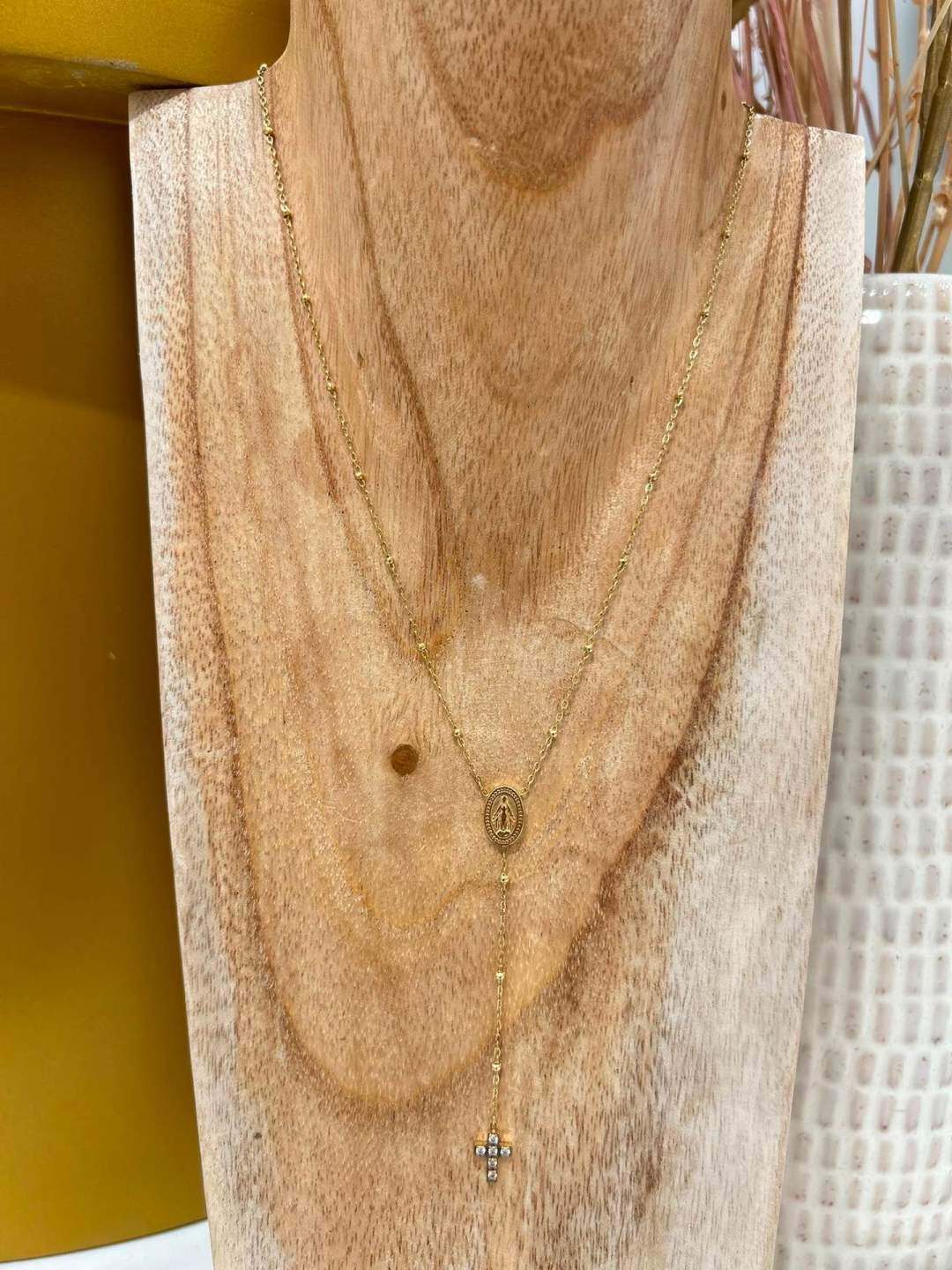 Grossista MAISON OKAMI - Collana rosario con medaglia e croce