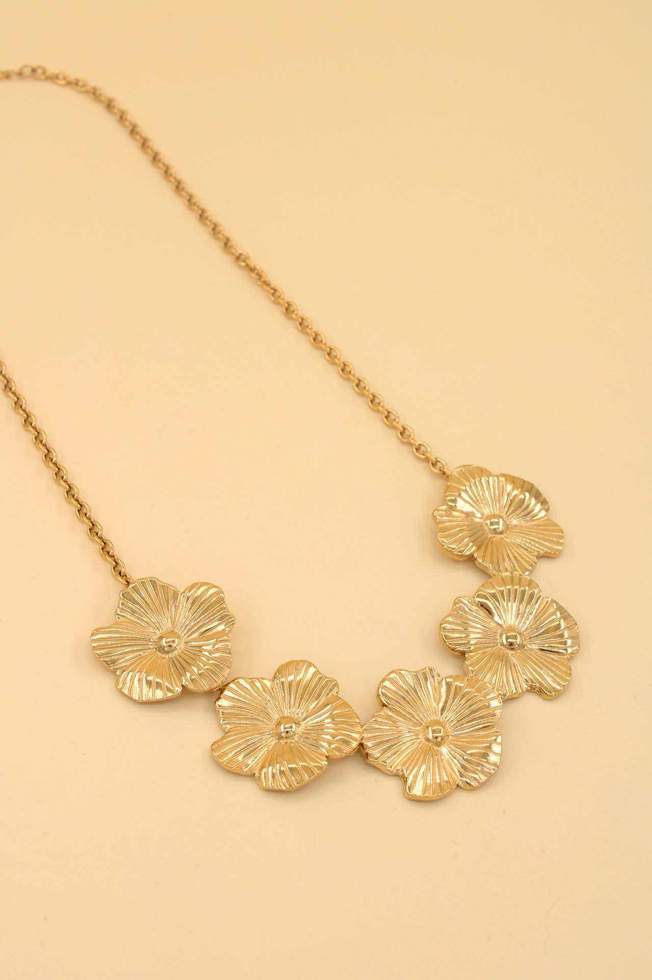 Wholesaler MAISON OKAMI - Floral stainless steel necklace with secure clasp