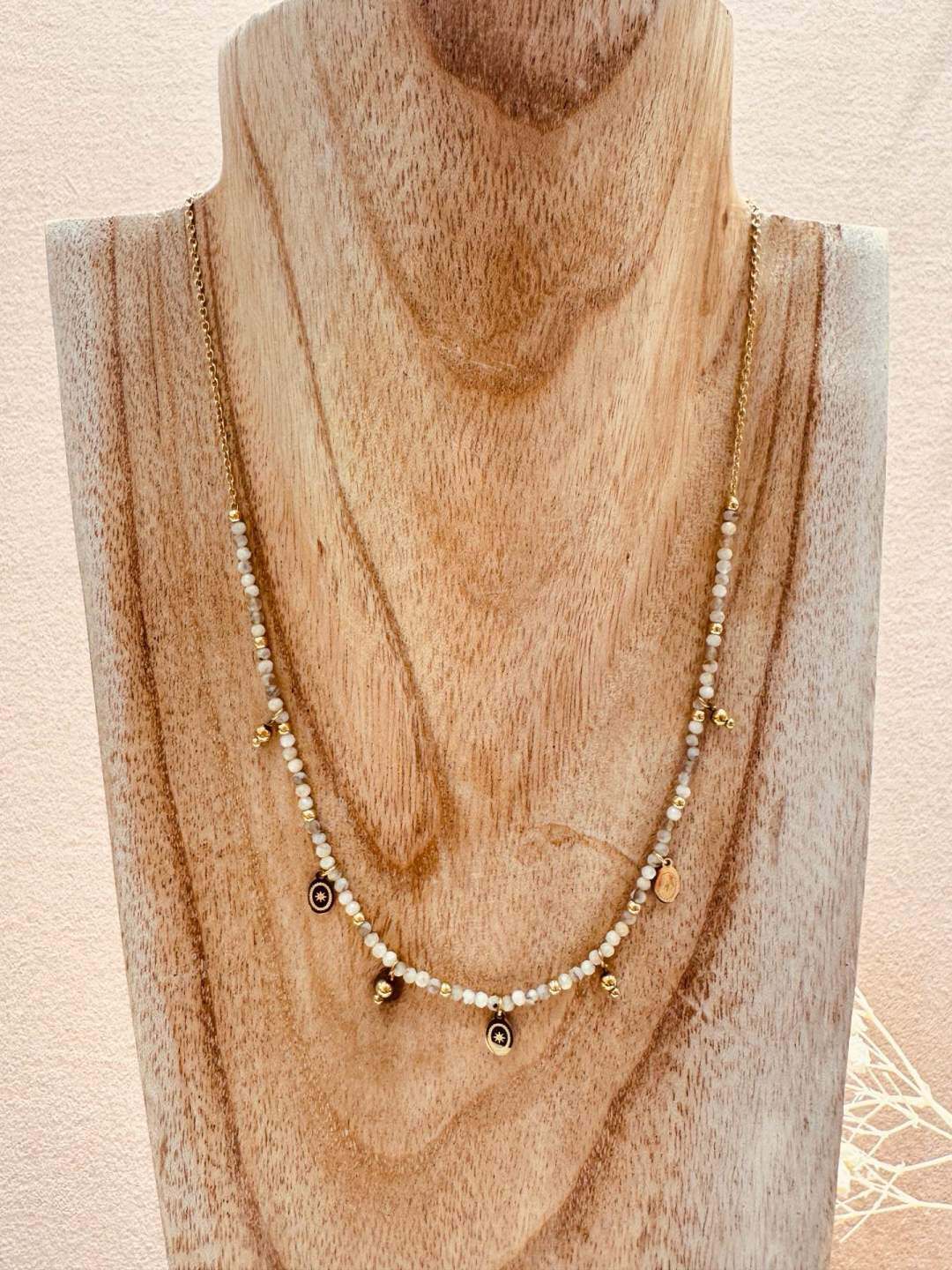 Mayorista MAISON OKAMI - Collar de perlas de acero inoxidable con colgantes