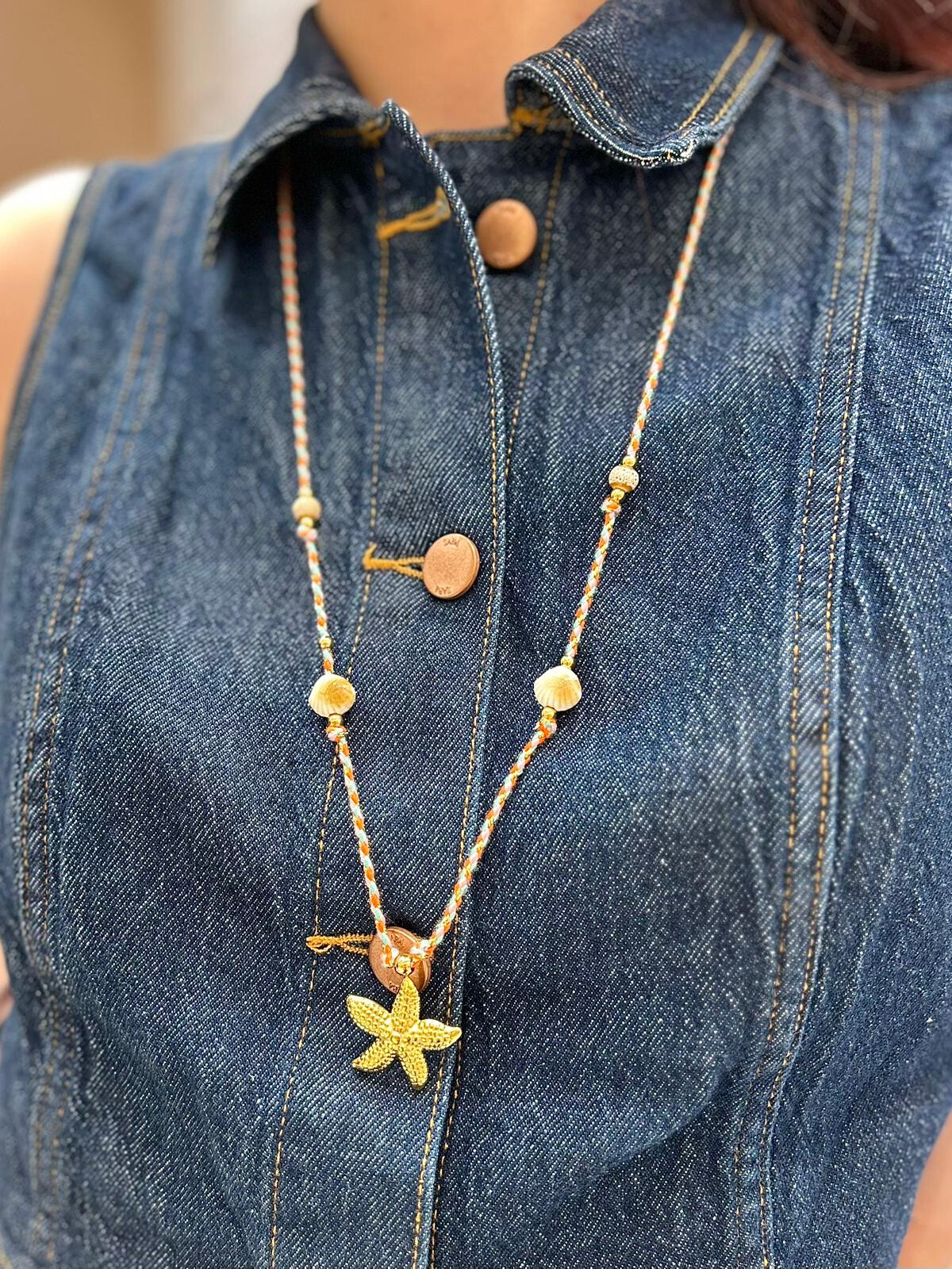 Grossista MAISON OKAMI - Collana a stella marina su cordino intrecciato - Stile bohémien estivo