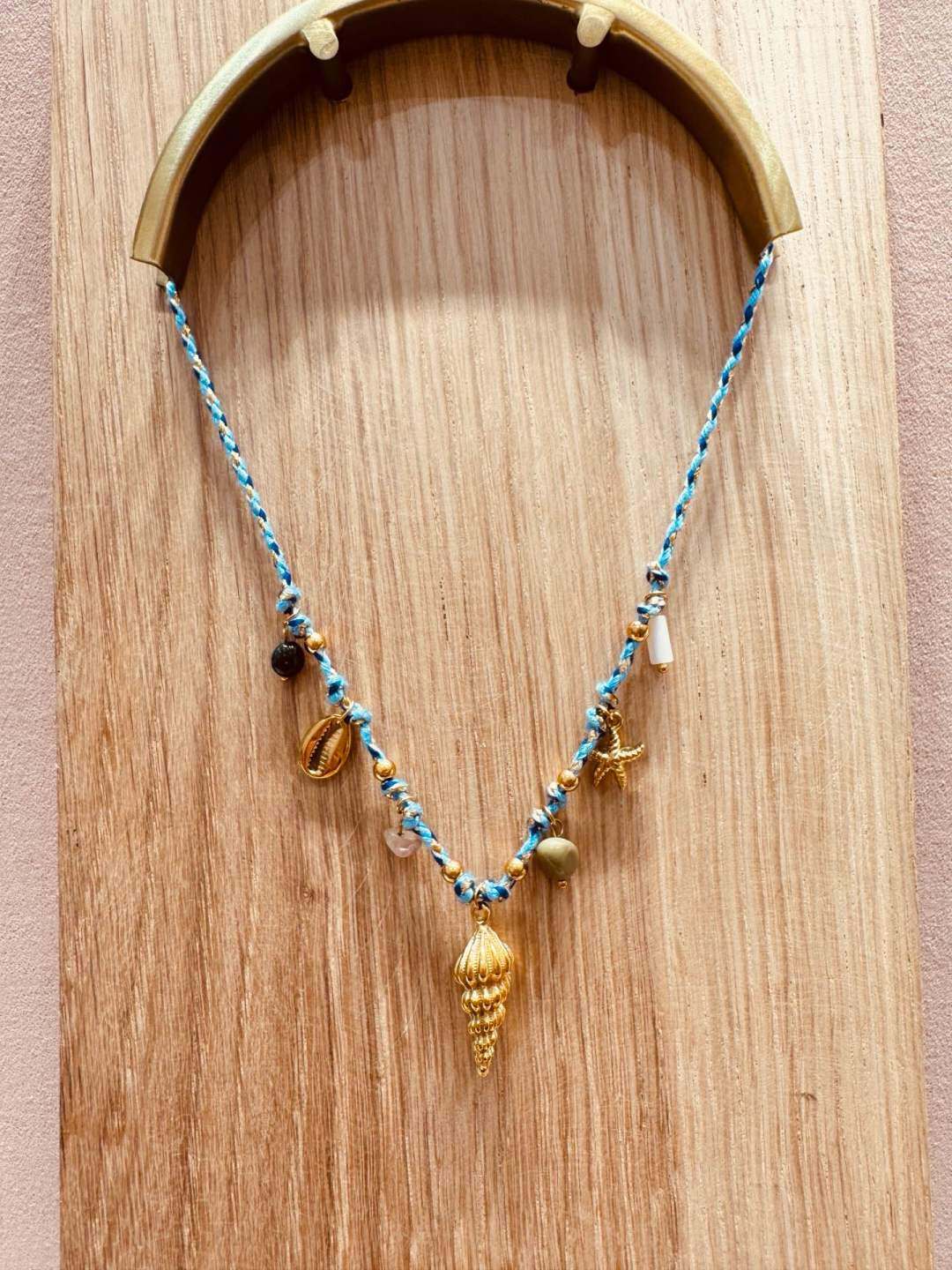 Wholesaler MAISON OKAMI - Macramé Gourmet Necklace with Golden Medallions
