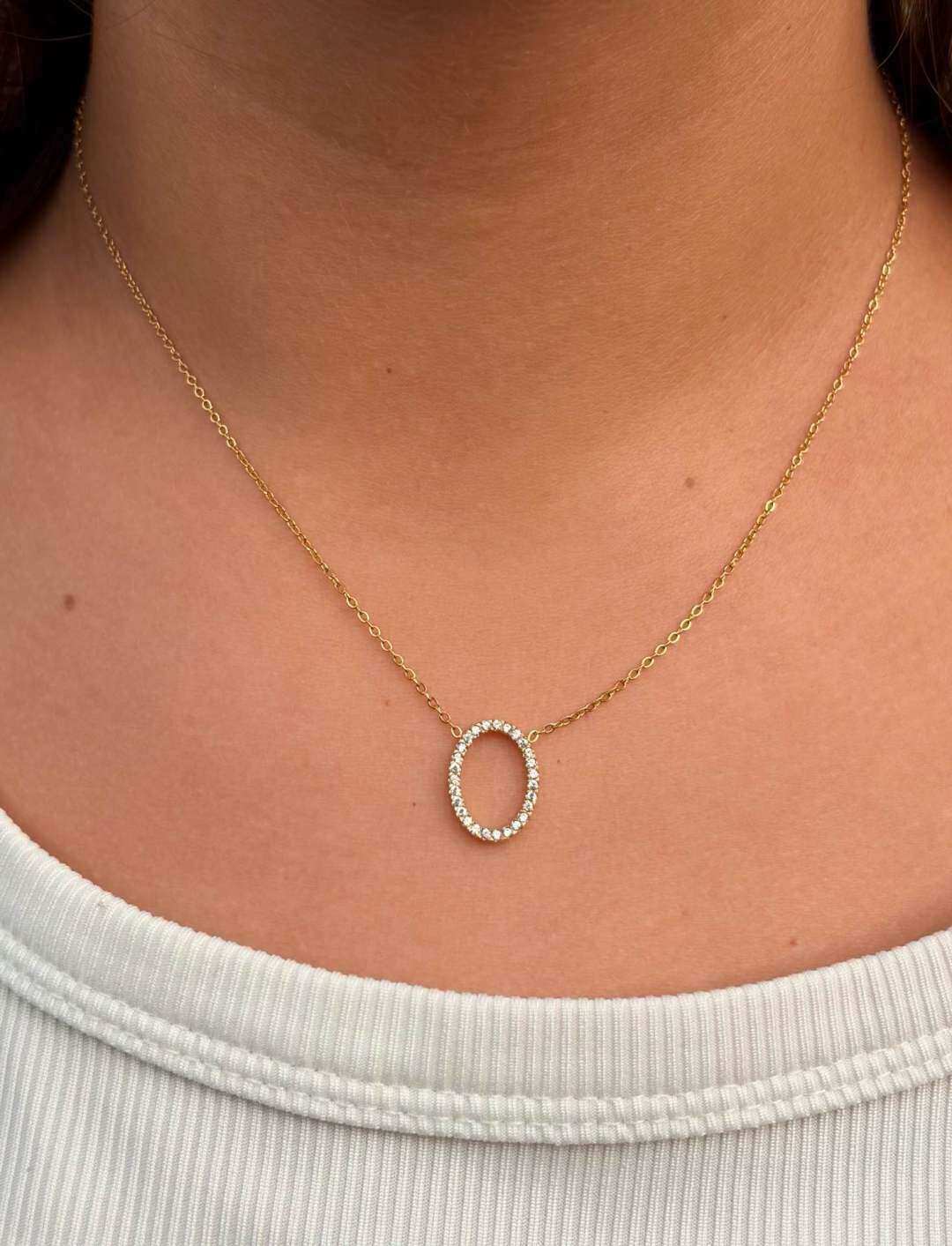Grossiste MAISON OKAMI - Collier en Acier Inoxydable avec Pendentif Ovale
