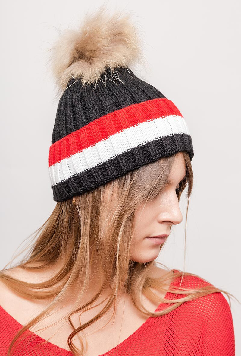 Großhändler MAR&CO Accessoires - Gerippte Mütze mit Waschbär-Pompon