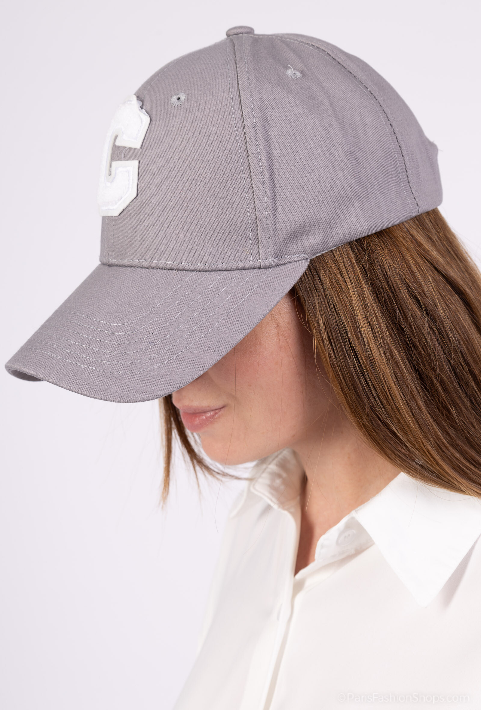 Großhändler MAR&CO Accessoires - Baumwollkappen mit C in weißer Farbe