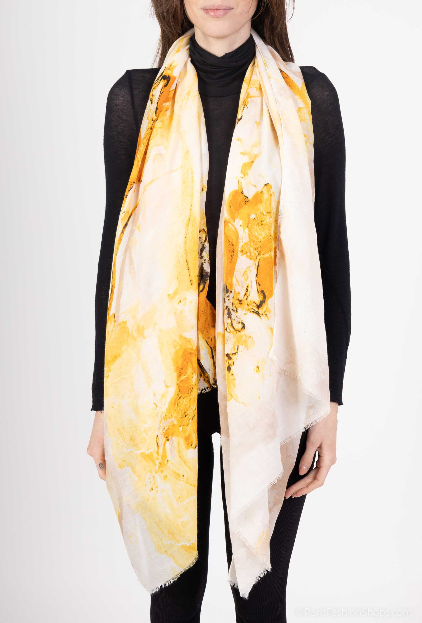 Mayorista MAR&CO Accessoires - Pañuelo estampado fantasía con dorado.