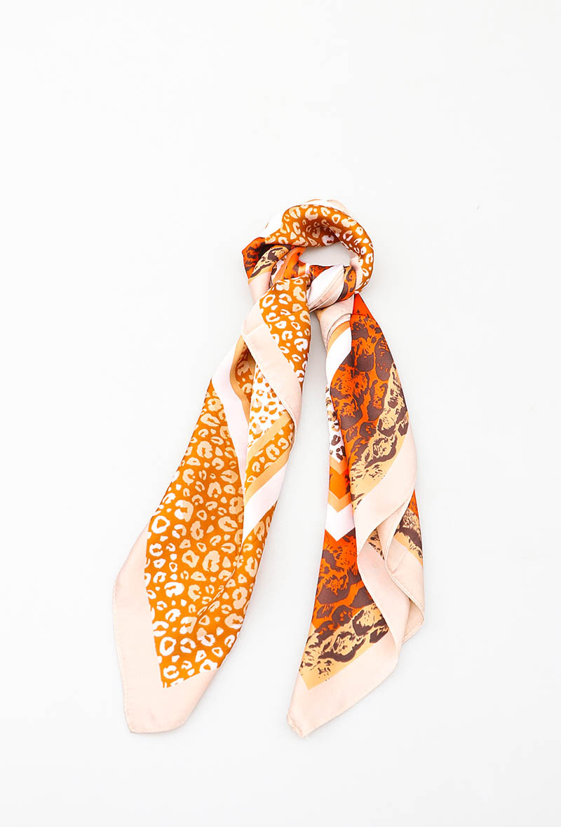 Grossiste MAR&CO Accessoires - Foulard carre 70*70cm imprimé léopard