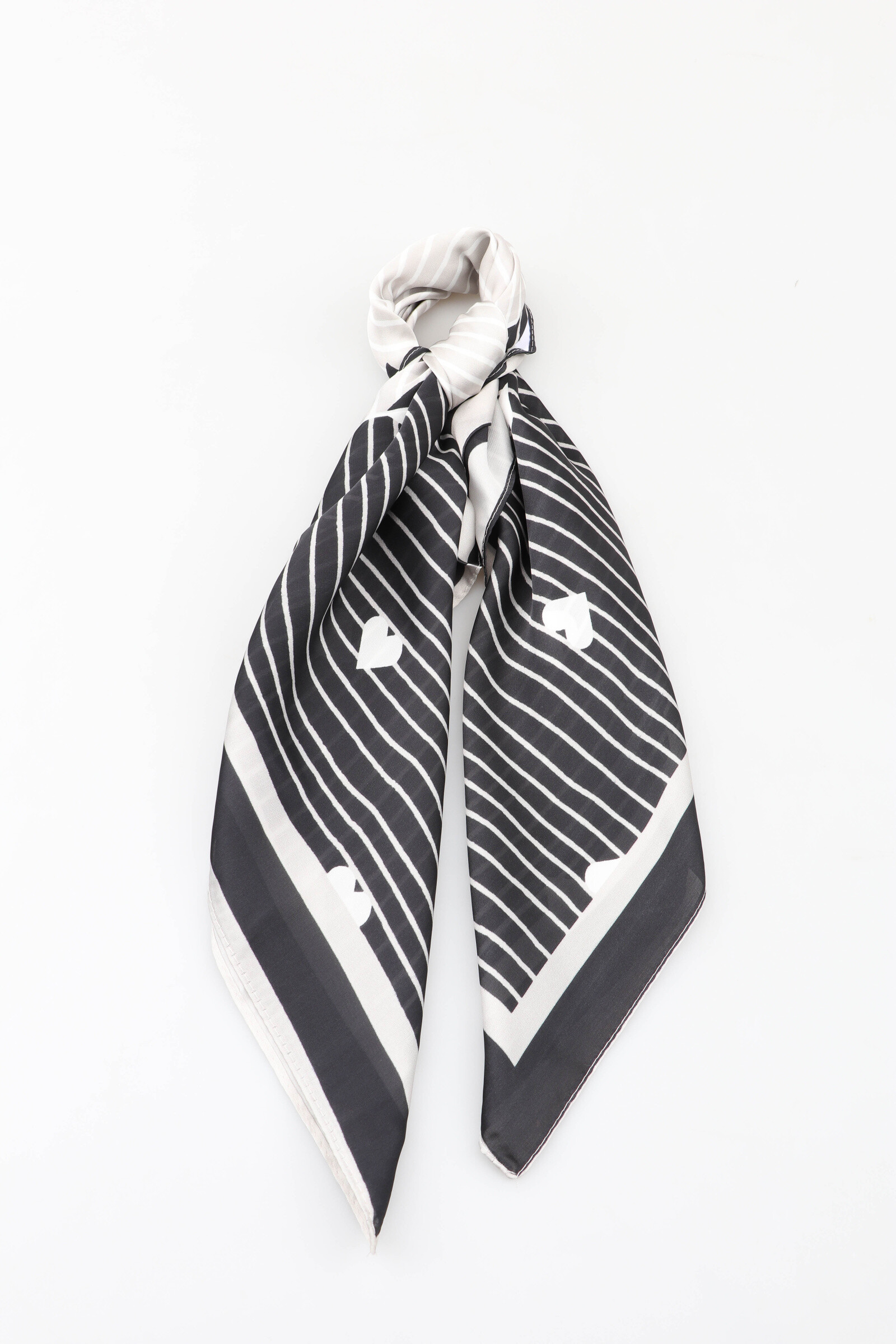 Wholesaler MAR&CO Accessoires - Square scarf 70*70cm Printed Heart