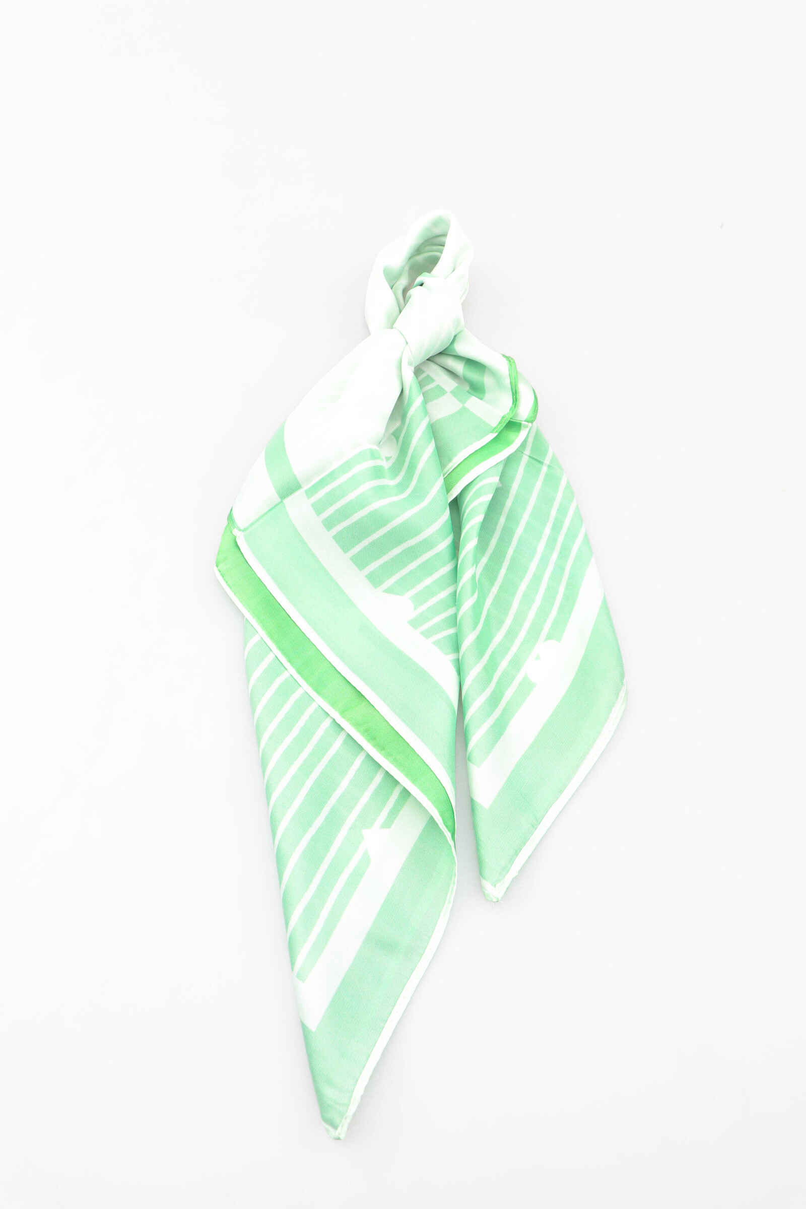Grossiste MAR&CO Accessoires - foulard carré 70*70cm imprimé cœur