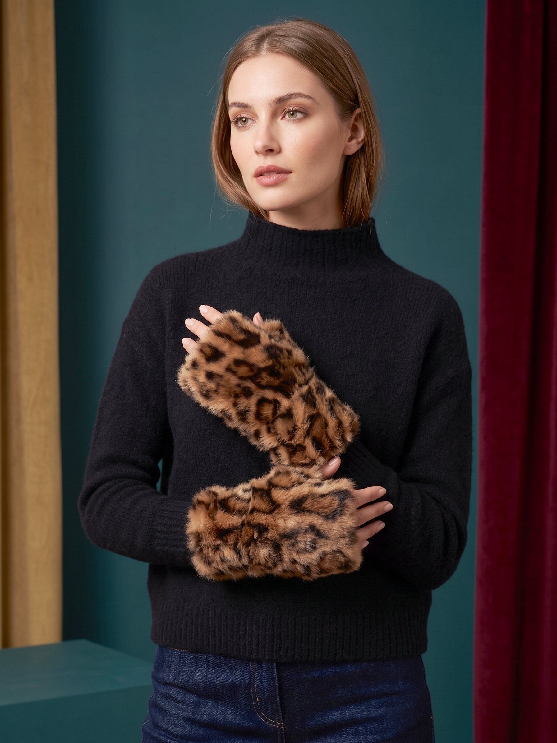 Grossista MAR&CO Accessoires - Guanti a manopola in finta pelliccia con stampa leopardata