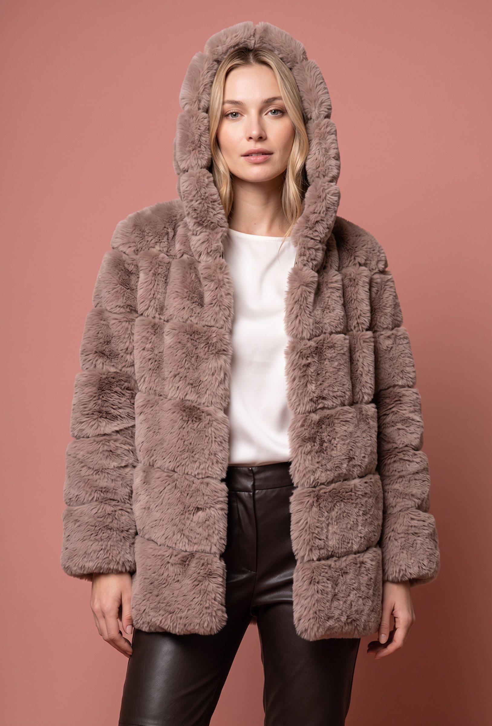 Grossiste MAR&CO Accessoires - Manteau en fourrure avec capuche