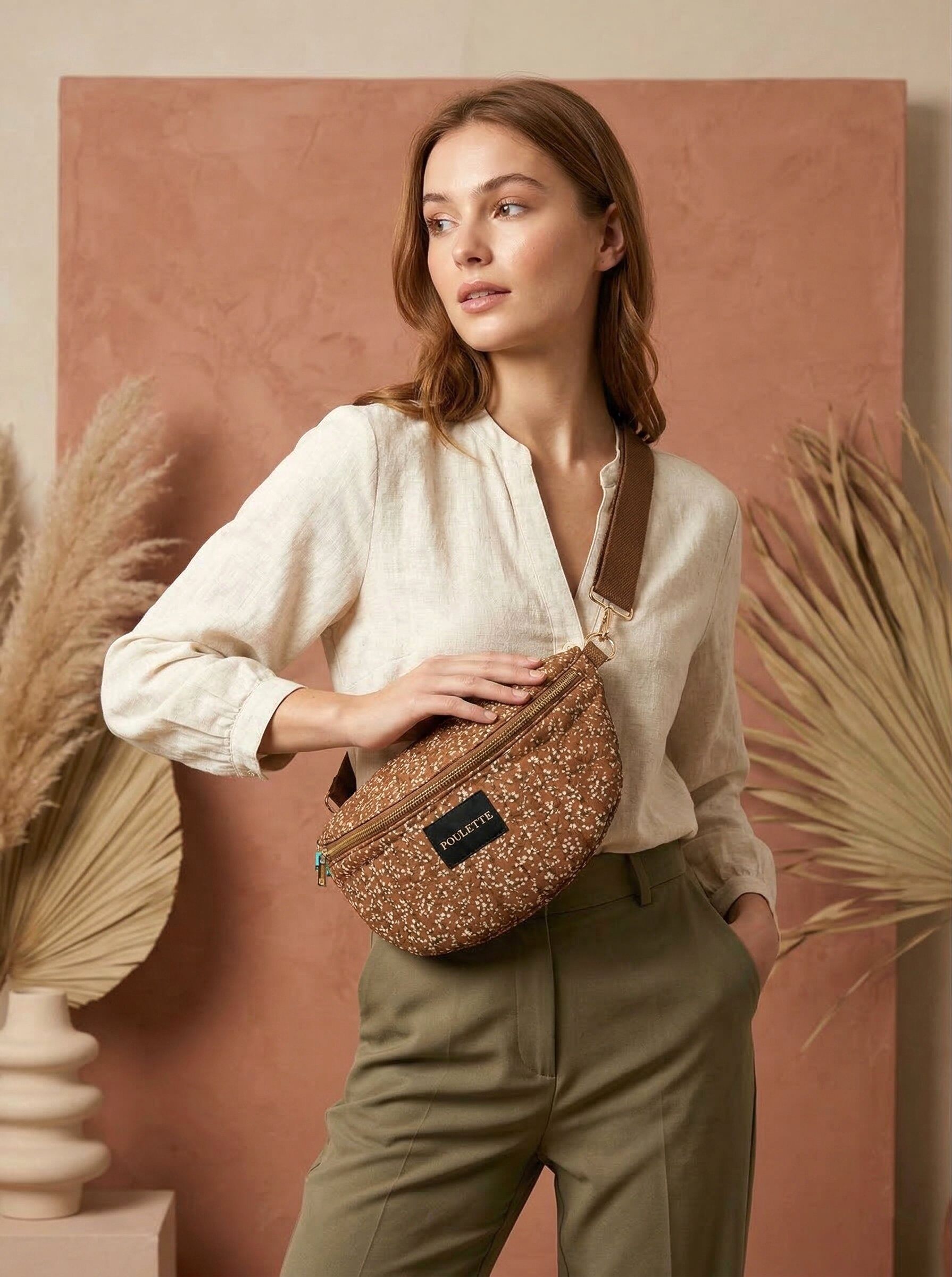 Wholesaler MAR&CO Accessoires - Printed crossbody fanny pack with 'chick' lettering size 18*27CM