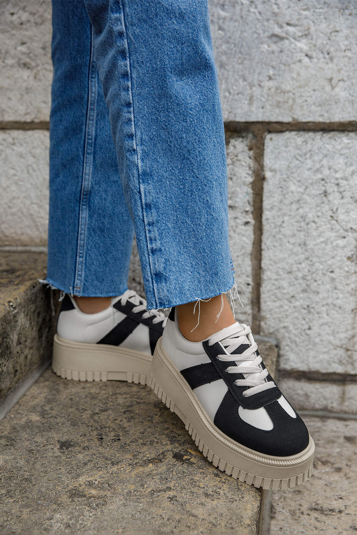 Mayorista Marquiiz - Zapatillas elegantes con cordones y suelas gruesas de plataforma alta