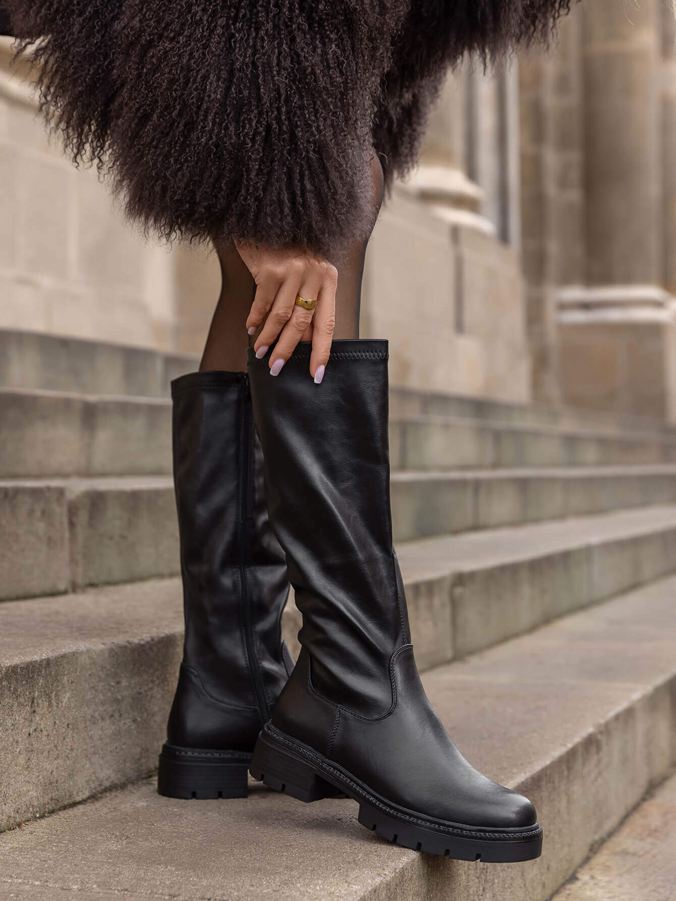 Grossiste Marquiiz - Botte en synthétique haute à semelles plates chaussure pour femme