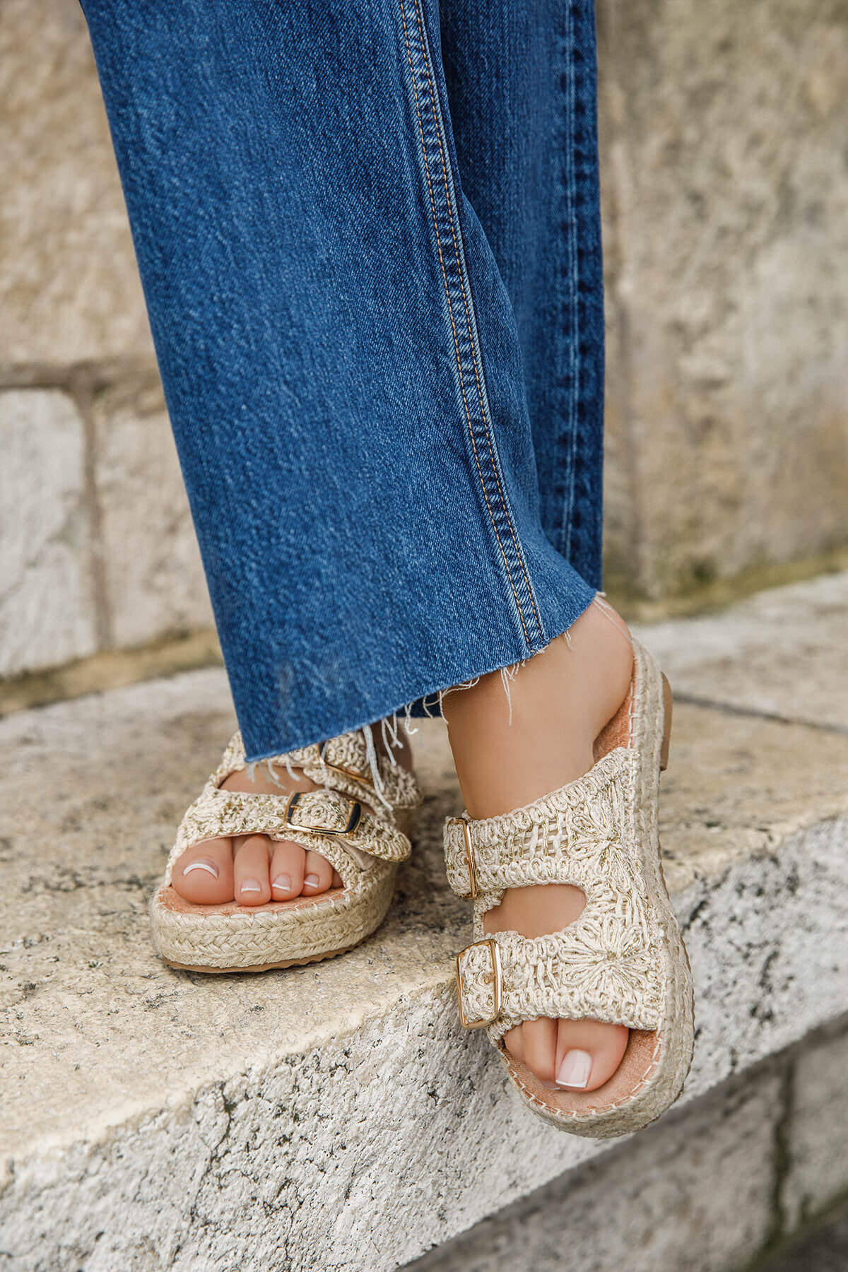 Mayorista Marquiiz - Sandalias elegantes estilo alpargata con doble hebilla y suelas planas