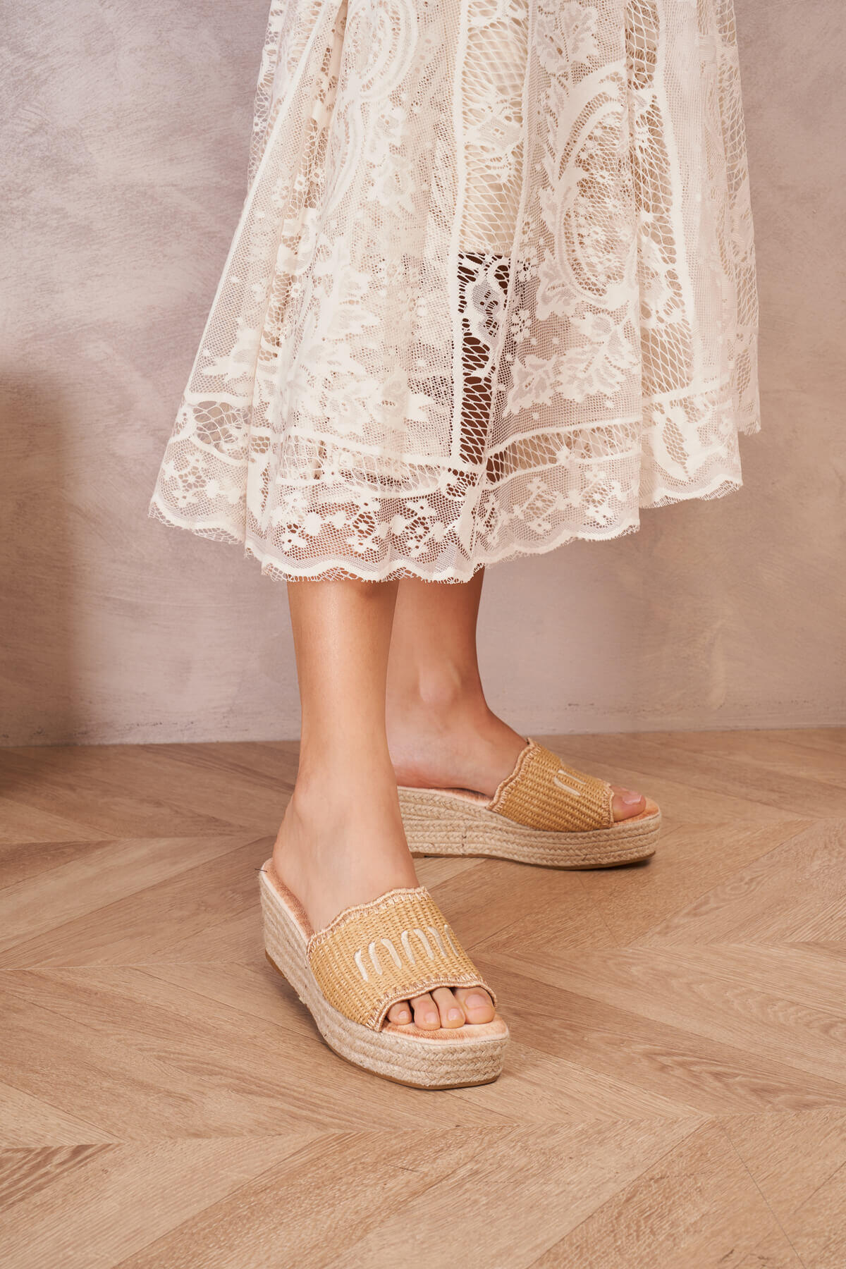 Mayorista Marquiiz - Sandalias elegantes estilo alpargata con suelas de cuña altas