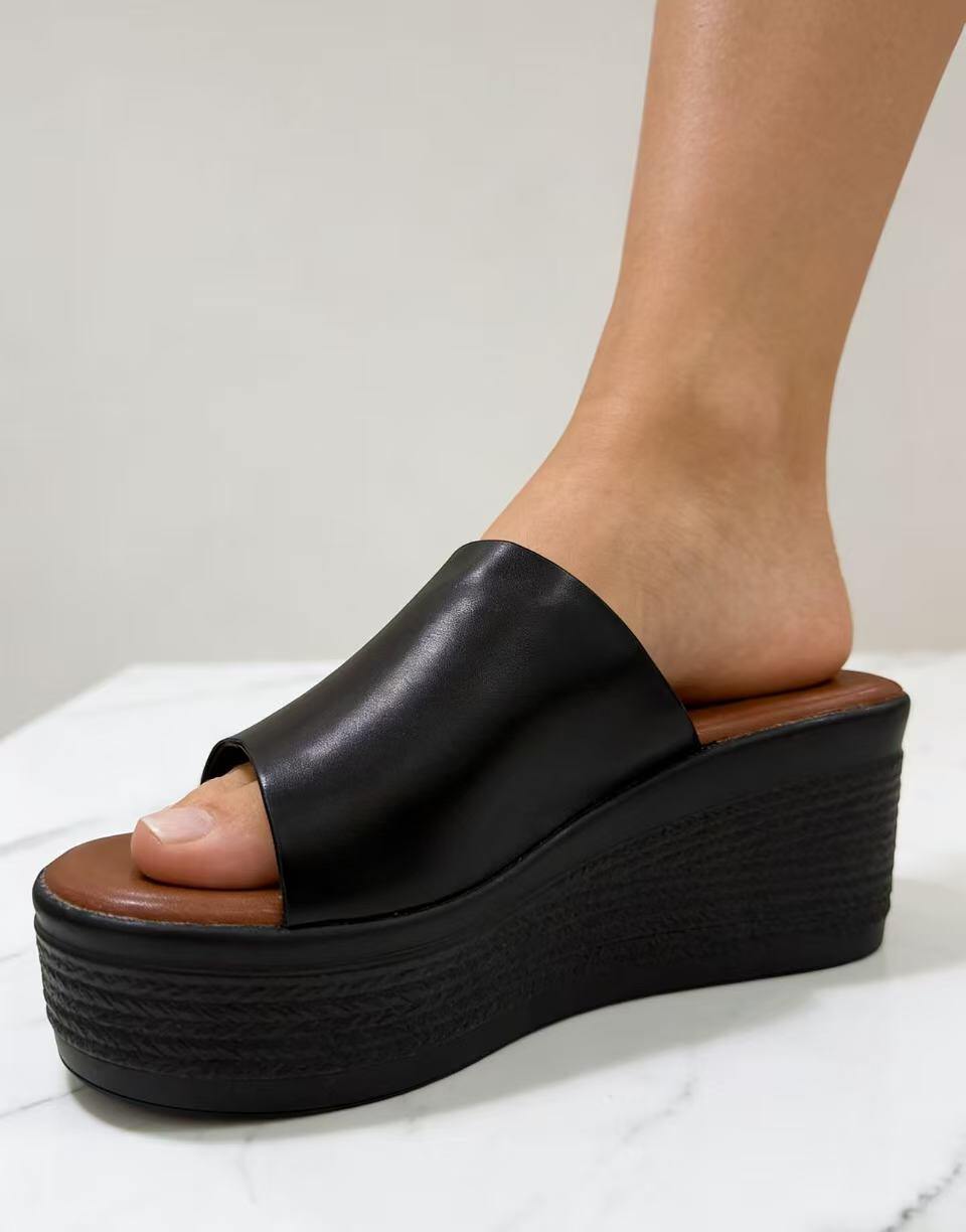 Grossiste MARTINA SHOES - SABOTS À SEMELLE COMPENSÉE TRÈS LÉGÈRES