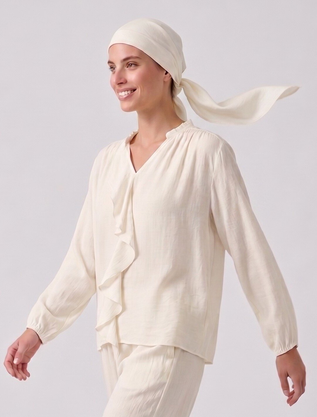 Großhändler Max & Enjoy (Vêtements) - Luftige Rüschenbluse aus Seidenmischung