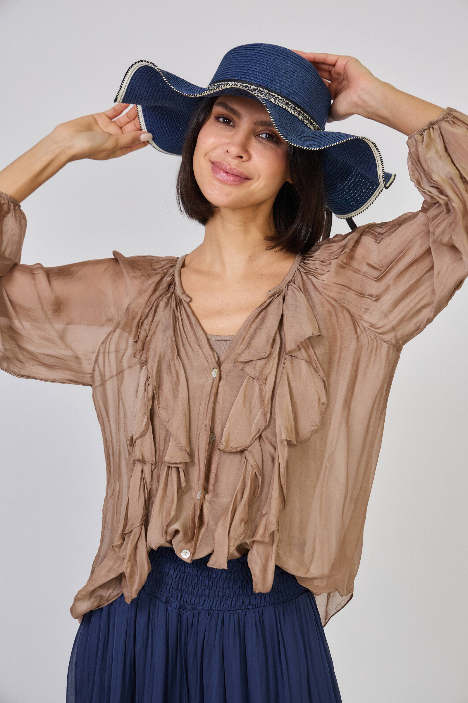 Grossista Max & Enjoy (Vêtements) - Camicetta trasparente con fronzoli in seta vapore