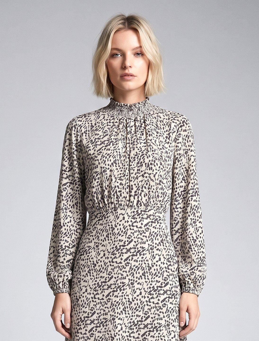 Grossiste Max & Enjoy (Vêtements) - Blouse fluide en viscose, sublimée par un imprimé raffiné