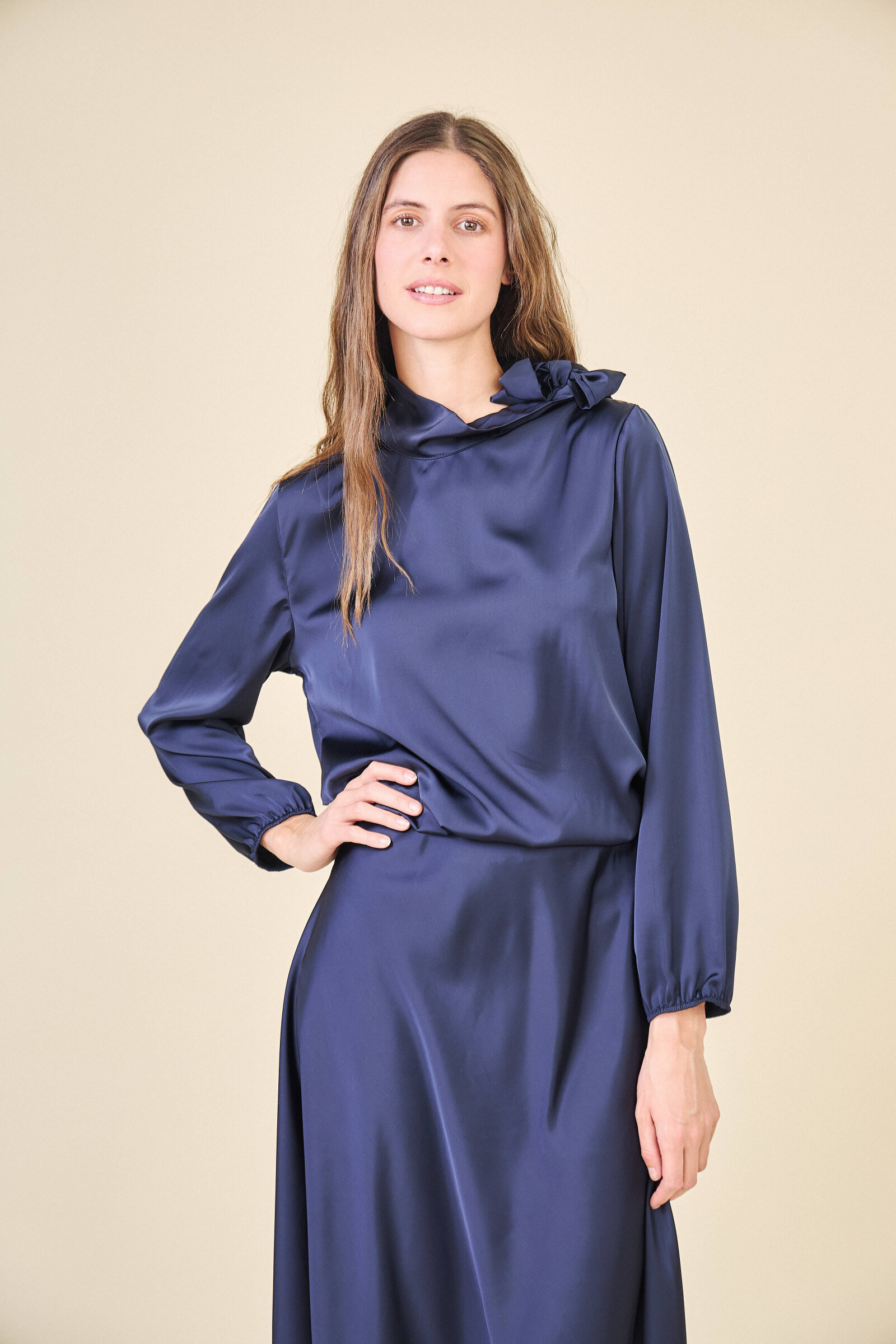 Grossiste Max & Enjoy (Vêtements) - Blouse à nœud en polyester recyclé