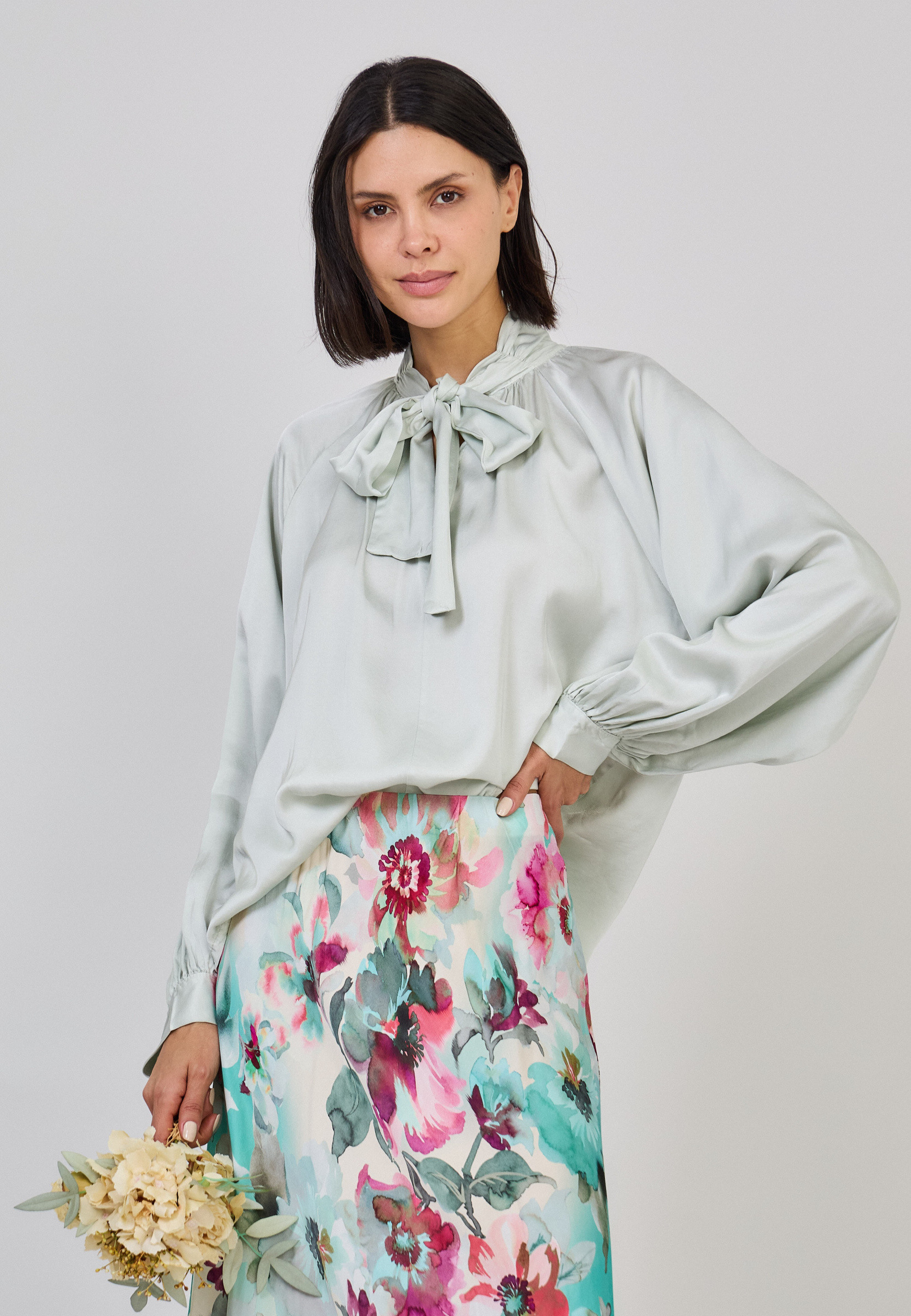 Wholesaler Max & Enjoy (Vêtements) - Silk blend pussy-bow blouse with a satin finish,