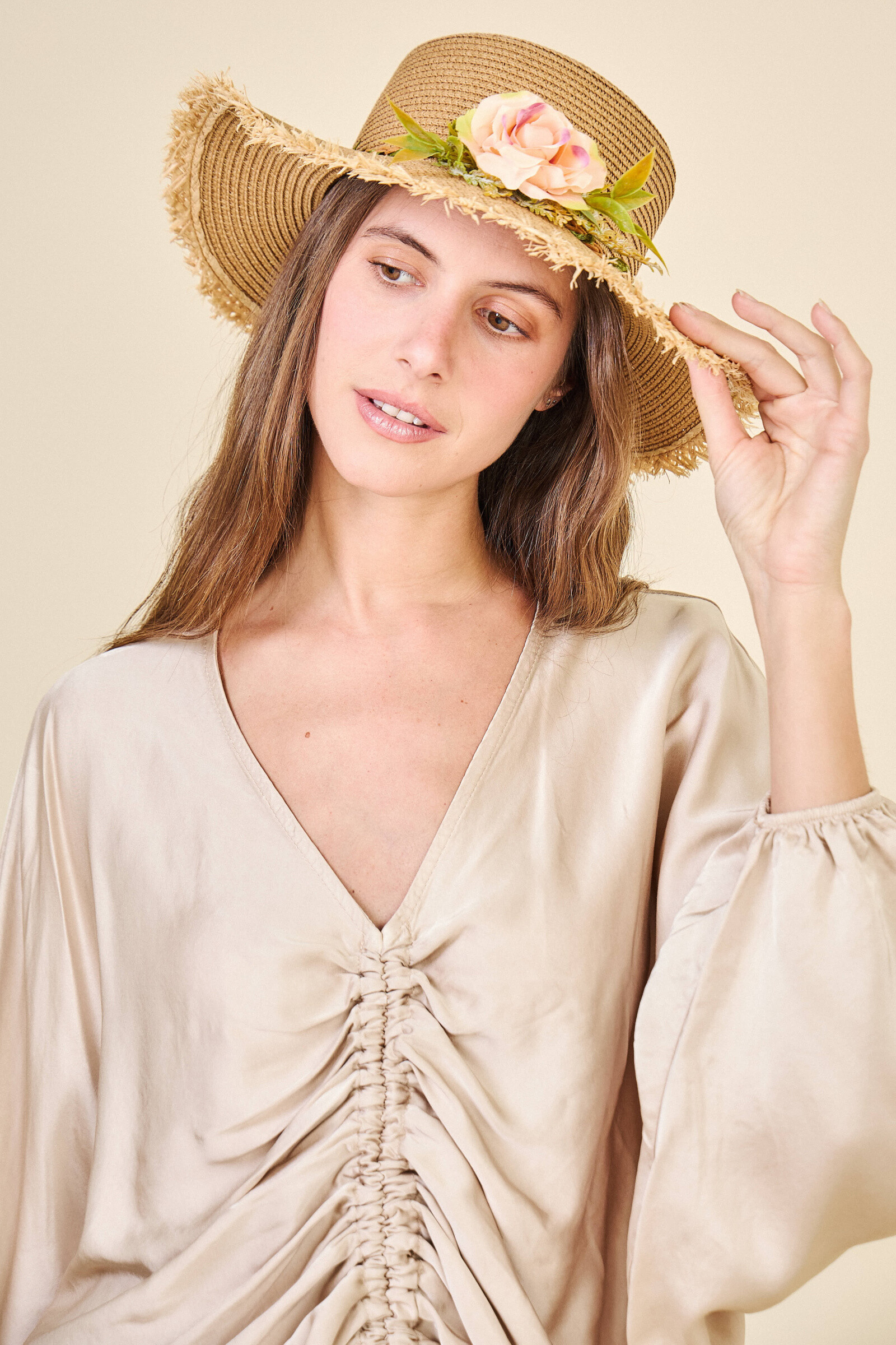 Grossiste Max & Enjoy (Vêtements) - Blouse ajustable oversize col v unie en soie mélangée