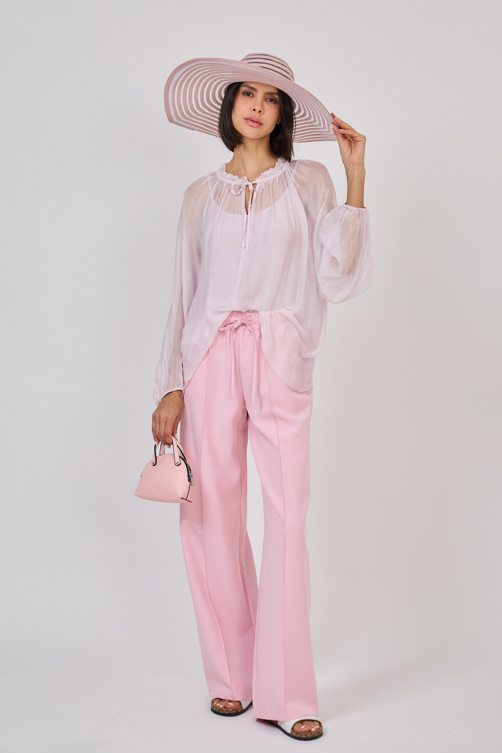 Grossiste Max & Enjoy (Vêtements) - Blouse transparente en soie mélangée effet vaporeux