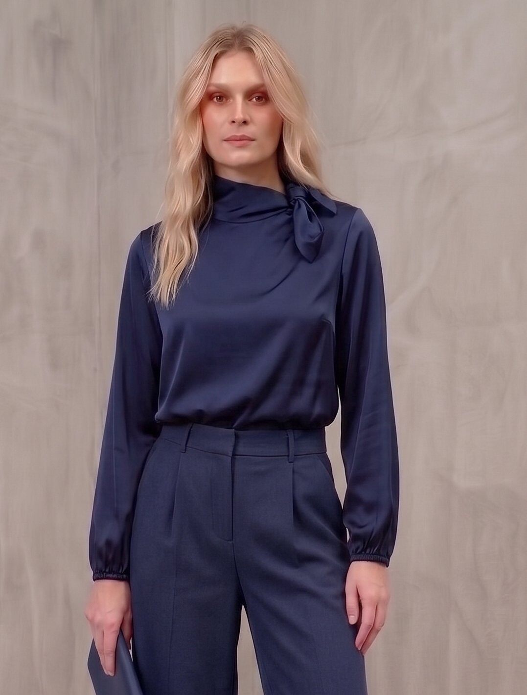 Großhändler Max & Enjoy (Vêtements) - Einfarbige Bluse mit Schleifenkragen aus Polyester