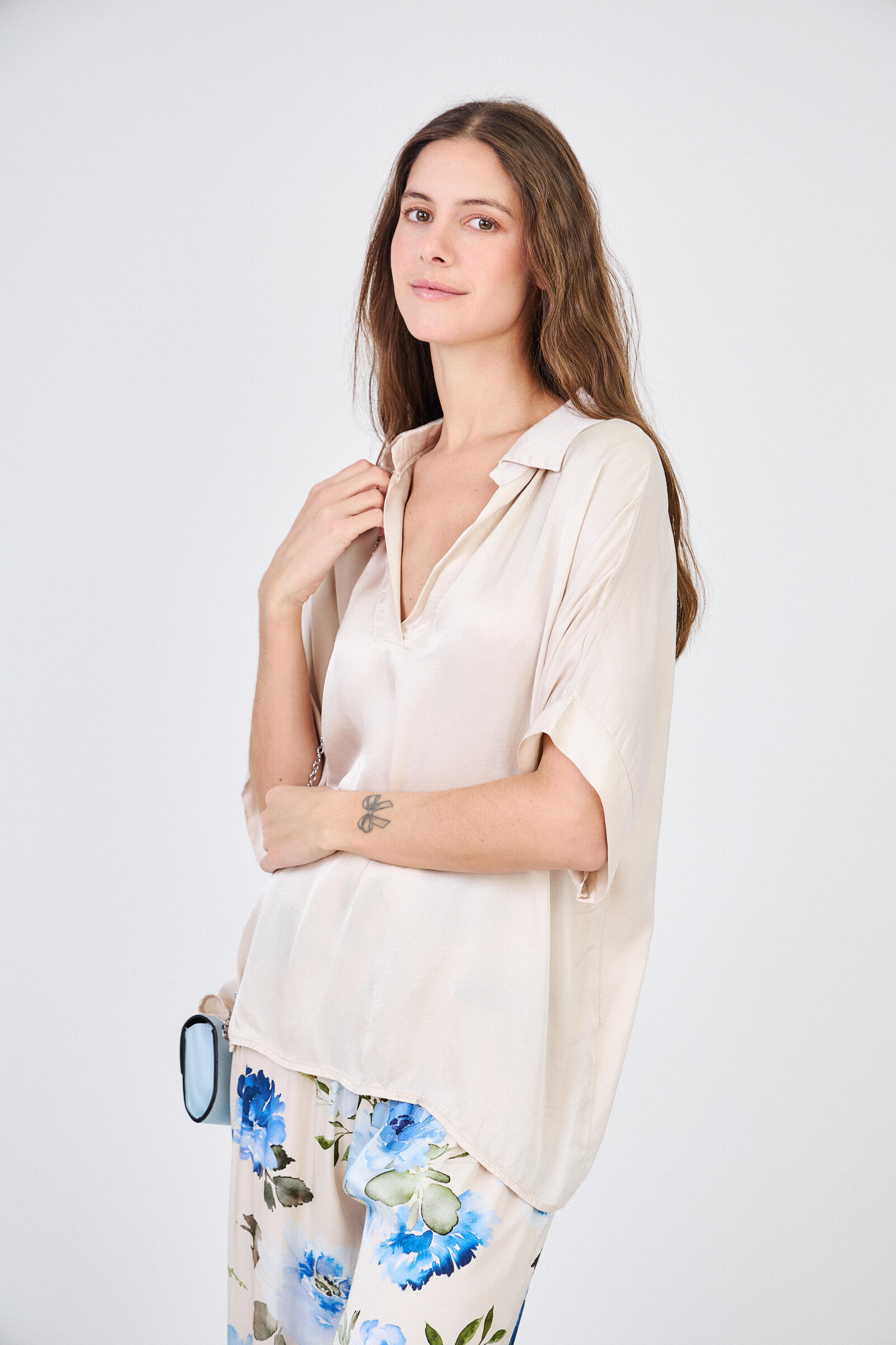 Grossista Max & Enjoy (Vêtements) - Uversize United Blouse Shirt V, in seta mista