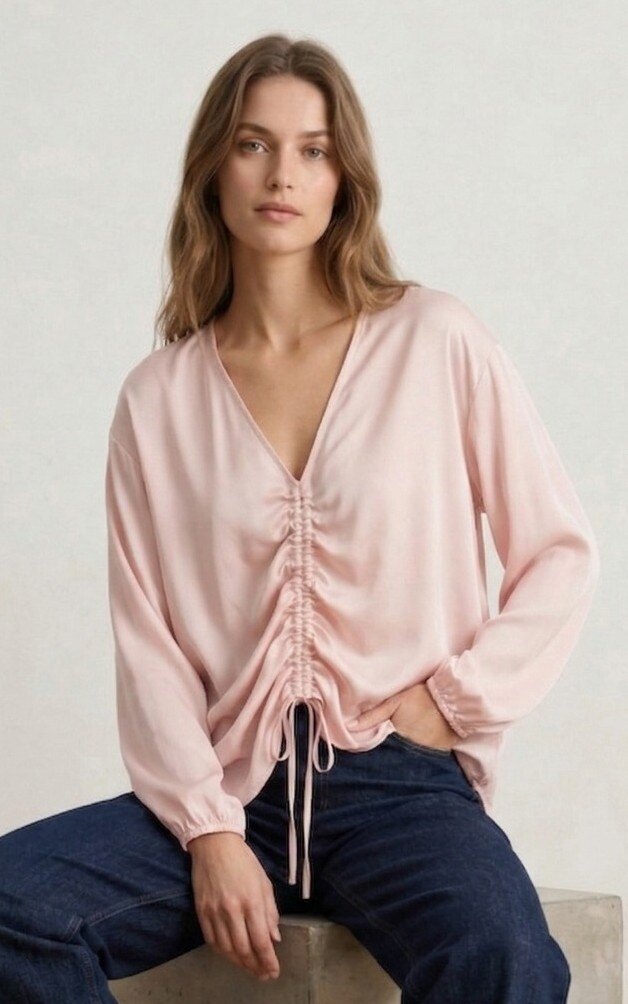 Grossiste Max & Enjoy (Vêtements) - Blouse unie en soie mélangée