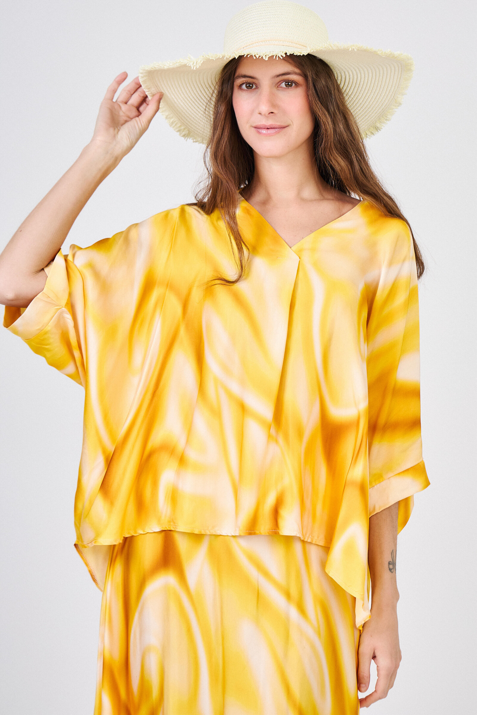 Grossiste Max & Enjoy (Vêtements) - Blouse longue oversize imprimé "TIE AND DYE"
