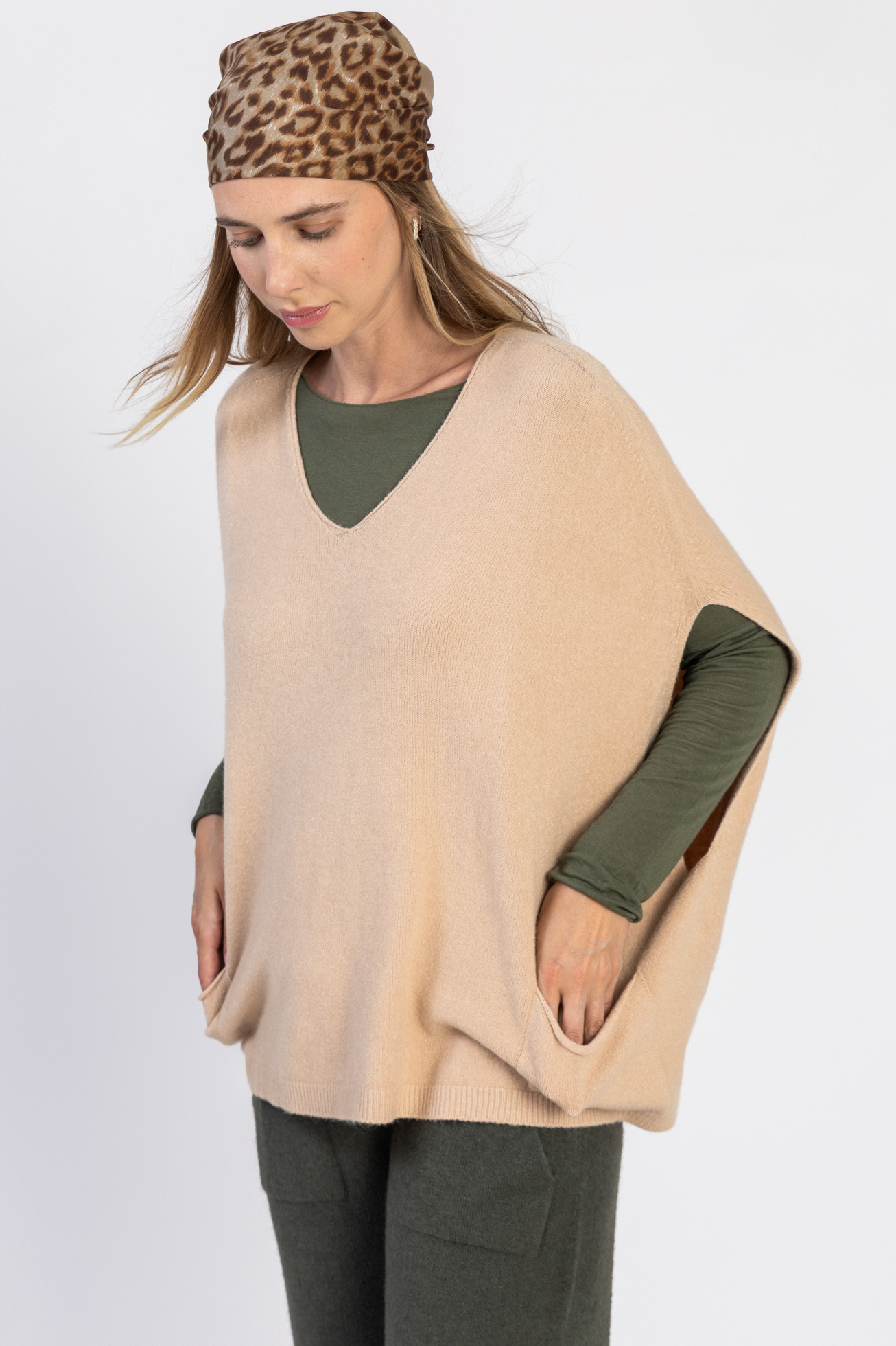 Grossista Max & Enjoy (Vêtements) - Poncho senza cuciture con collo a V, effetto cashmere