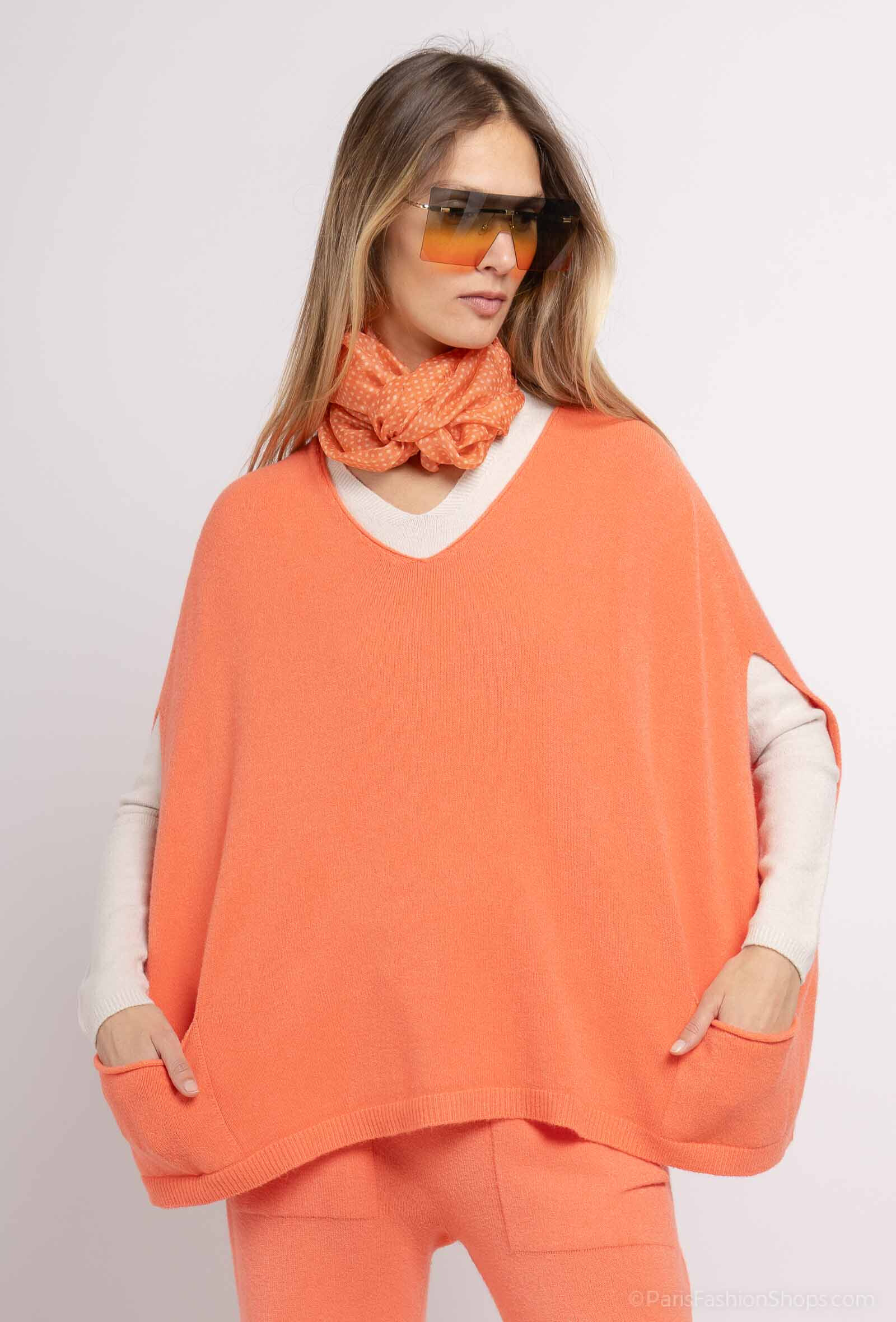 Grossiste Max & Enjoy (Vêtements) - Poncho sans couture, deux poches sur l'avant, toucher cachemire