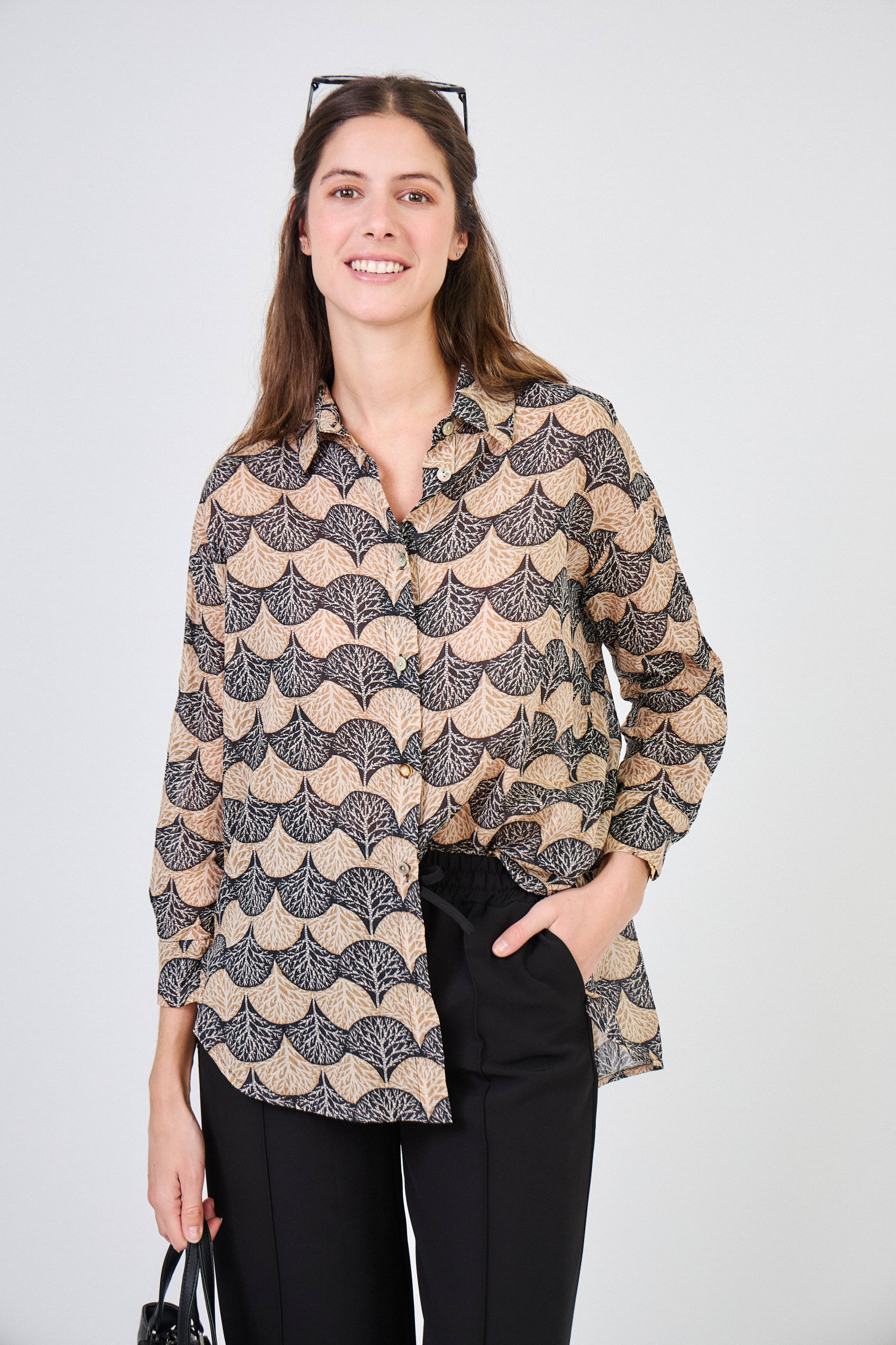 Grossiste Max & Enjoy (Vêtements) - Chemise manches longues à boutons motifs Arbre de vie