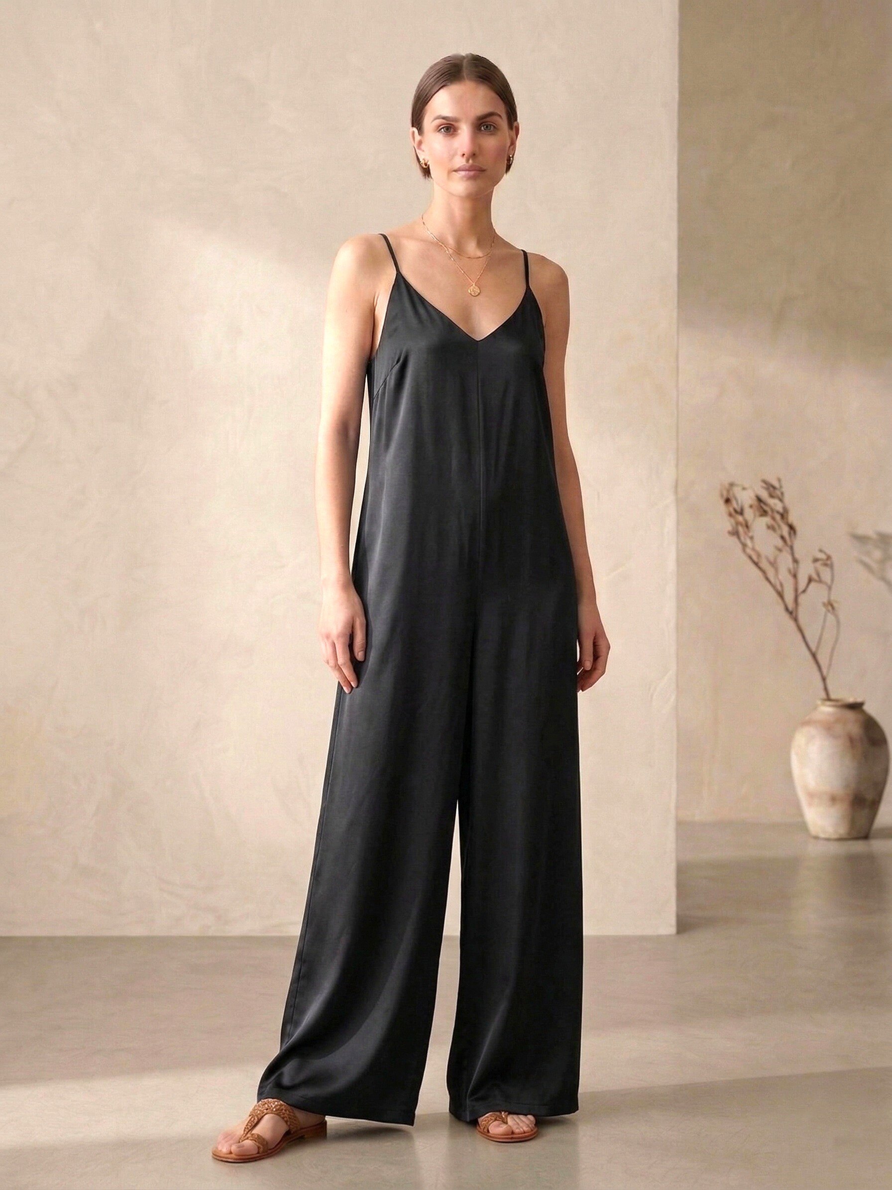 Grossiste Max & Enjoy (Vêtements) - Combinaison Fluide Satinée