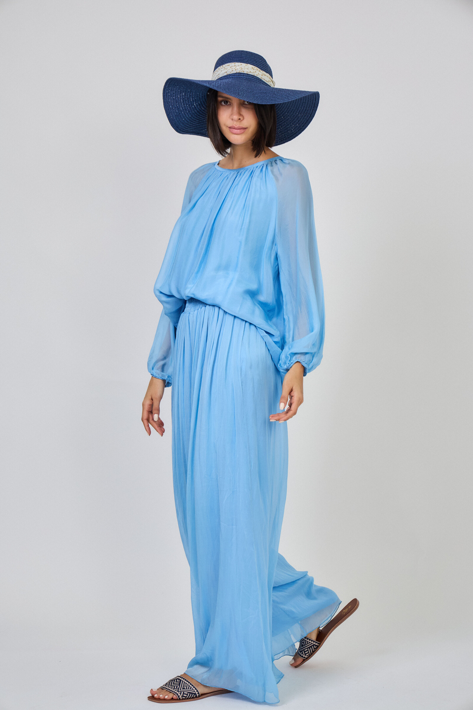 Grossiste Max & Enjoy (Vêtements) - OUTFIT (set total look) Ensemble blouse et pantalon en soie vaporeuse