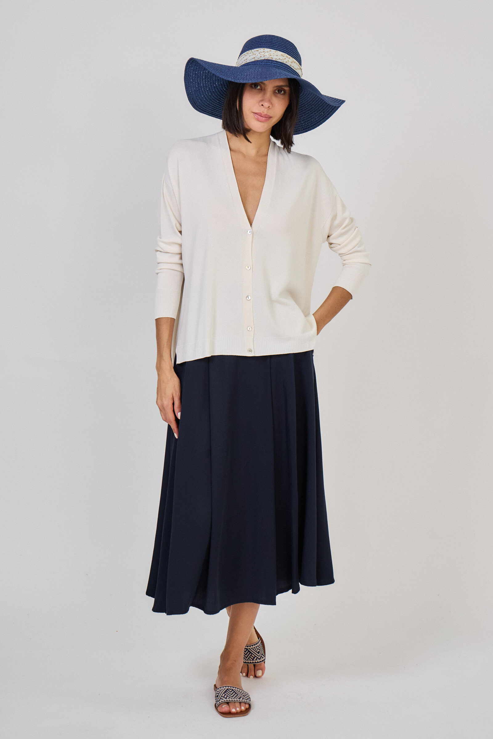 Grossiste Max & Enjoy (Vêtements) - OUTFIT (Set total look) Ensemble Gilet et Jupe plissée