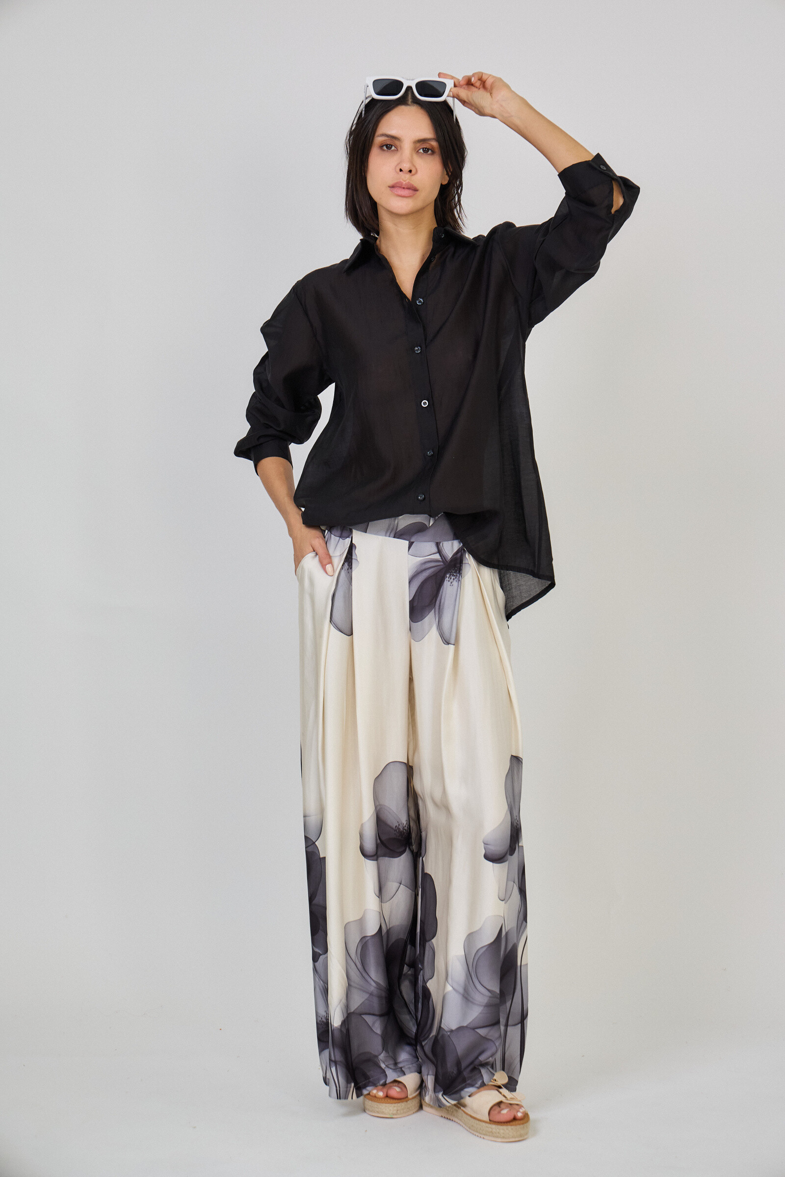 Grossiste Max & Enjoy (Vêtements) - OUTFIT (set total look) Ensemble chemise transparente et pantalon plissé large