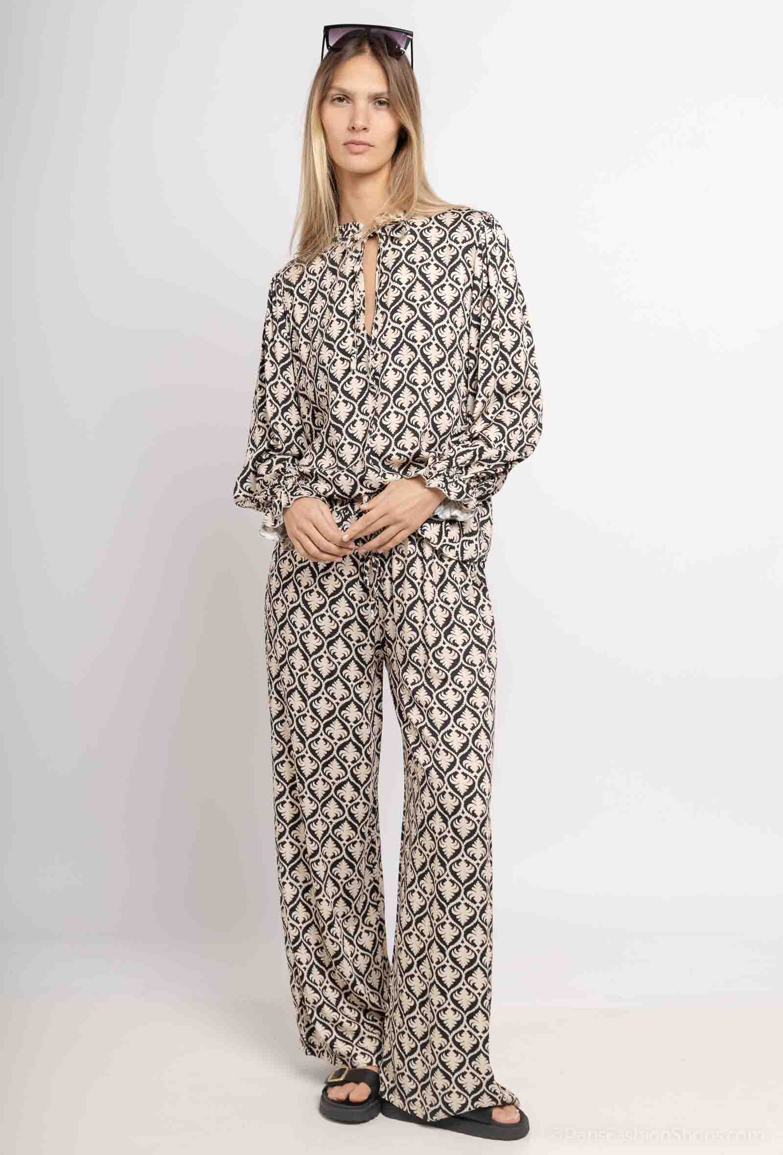 Wholesaler Max & Enjoy (Vêtements) - Outfit (Total Look Set)-Arabic printed set: Blouse and Pants