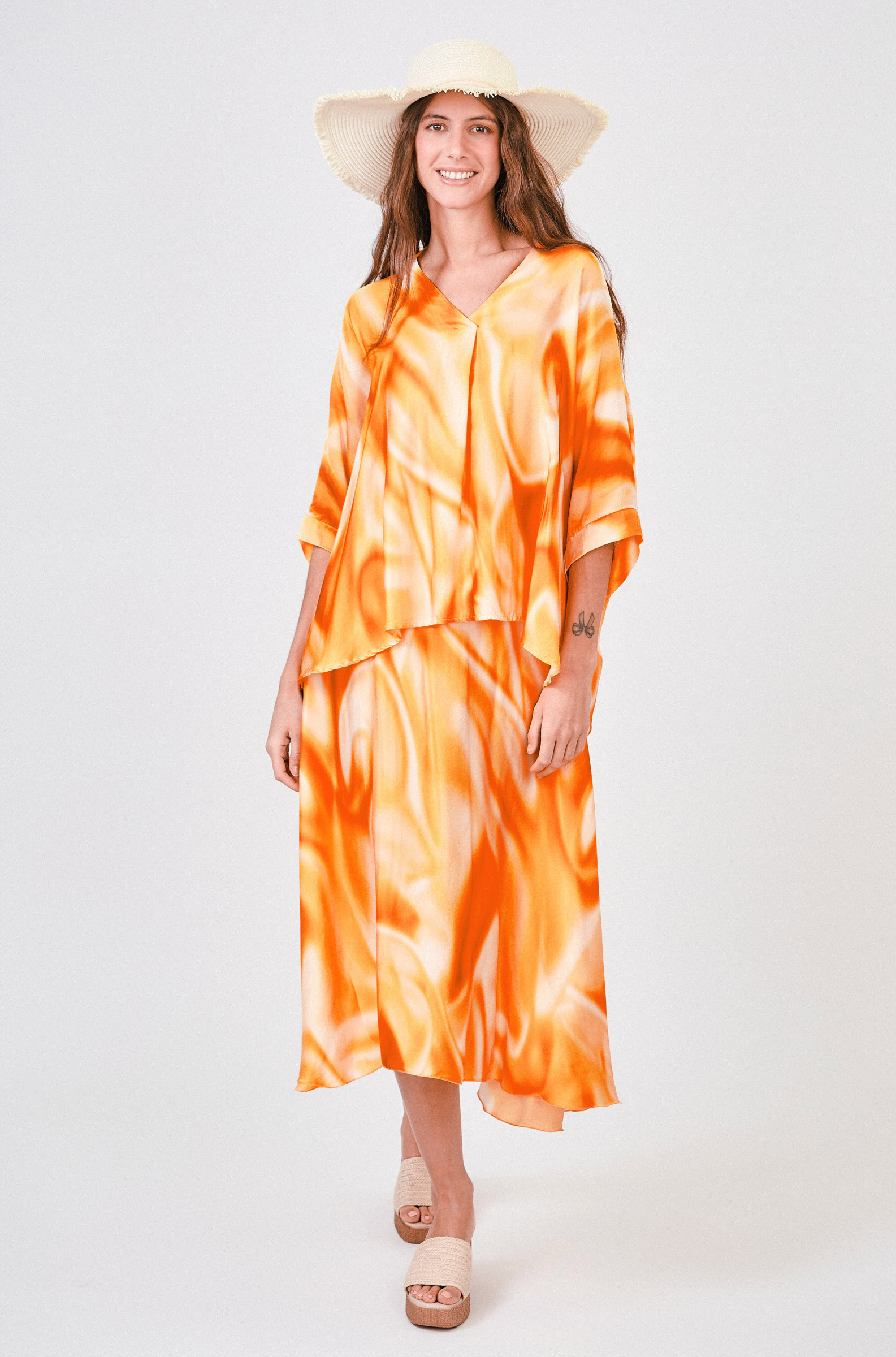 Grossiste Max & Enjoy (Vêtements) - Jupe imprimée Tie and dye en soie mélangée effet satiné