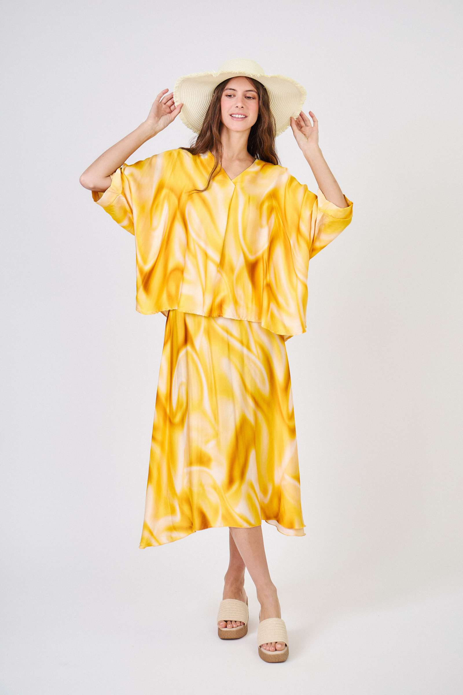 Wholesaler Max & Enjoy (Vêtements) - "Tie and dye" printed skirt in mixed silk effect