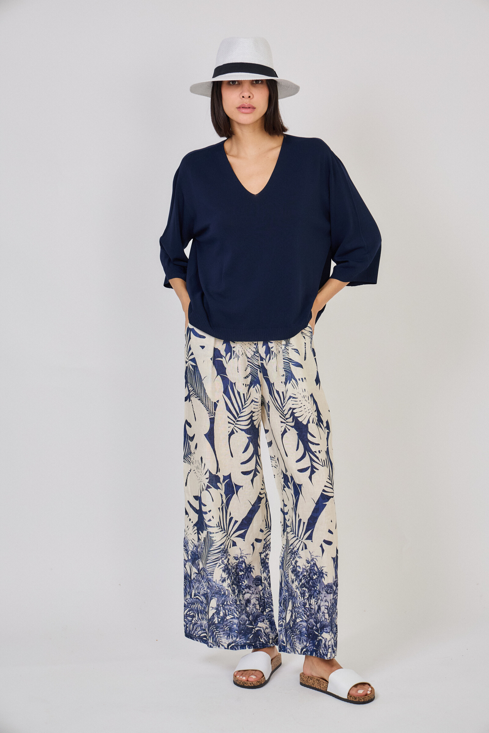 Grossiste Max & Enjoy (Vêtements) - Pantalon large en lin imprimé tropical